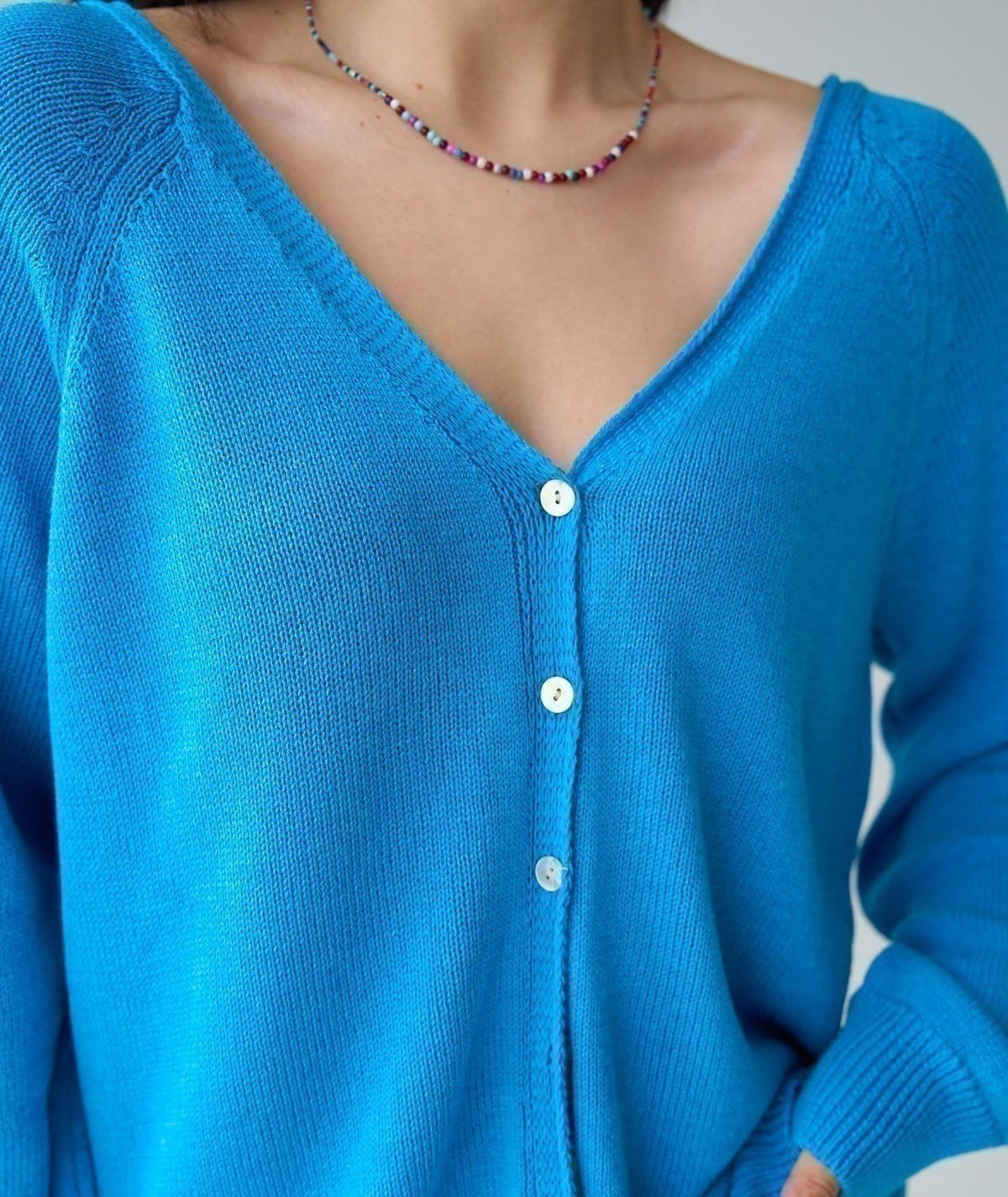 Düğme Detaylı İnce Triko Hırka – Mavi