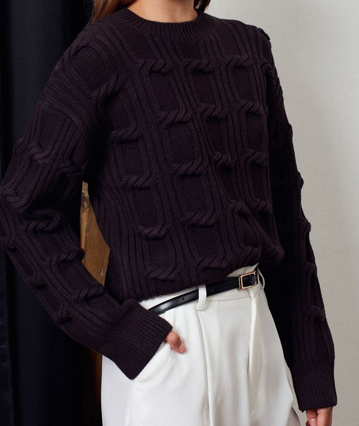 Kabartma Detaylı Triko Kazak-Koyu Kahve
