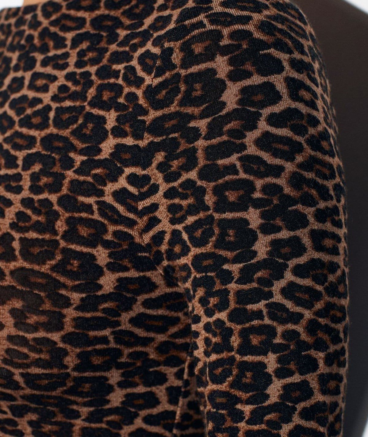 Leopar Desen Kayık Yaka Top – Kahve