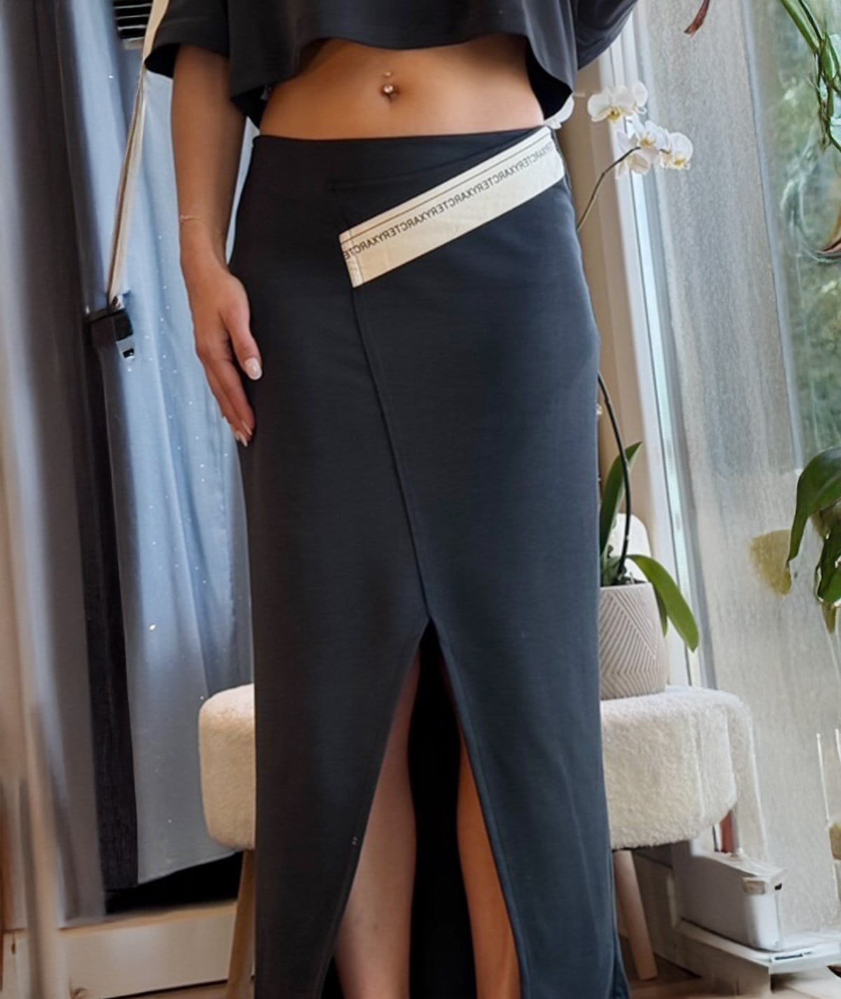 Şerit Detaylı Crop Top & Yırtmaçlı Etek Takım