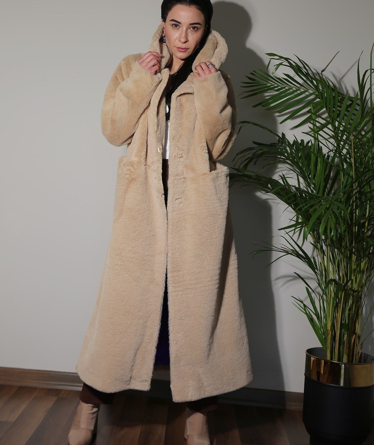 Uzun Bej Kürk (Peluş kumaş içi astarlı)