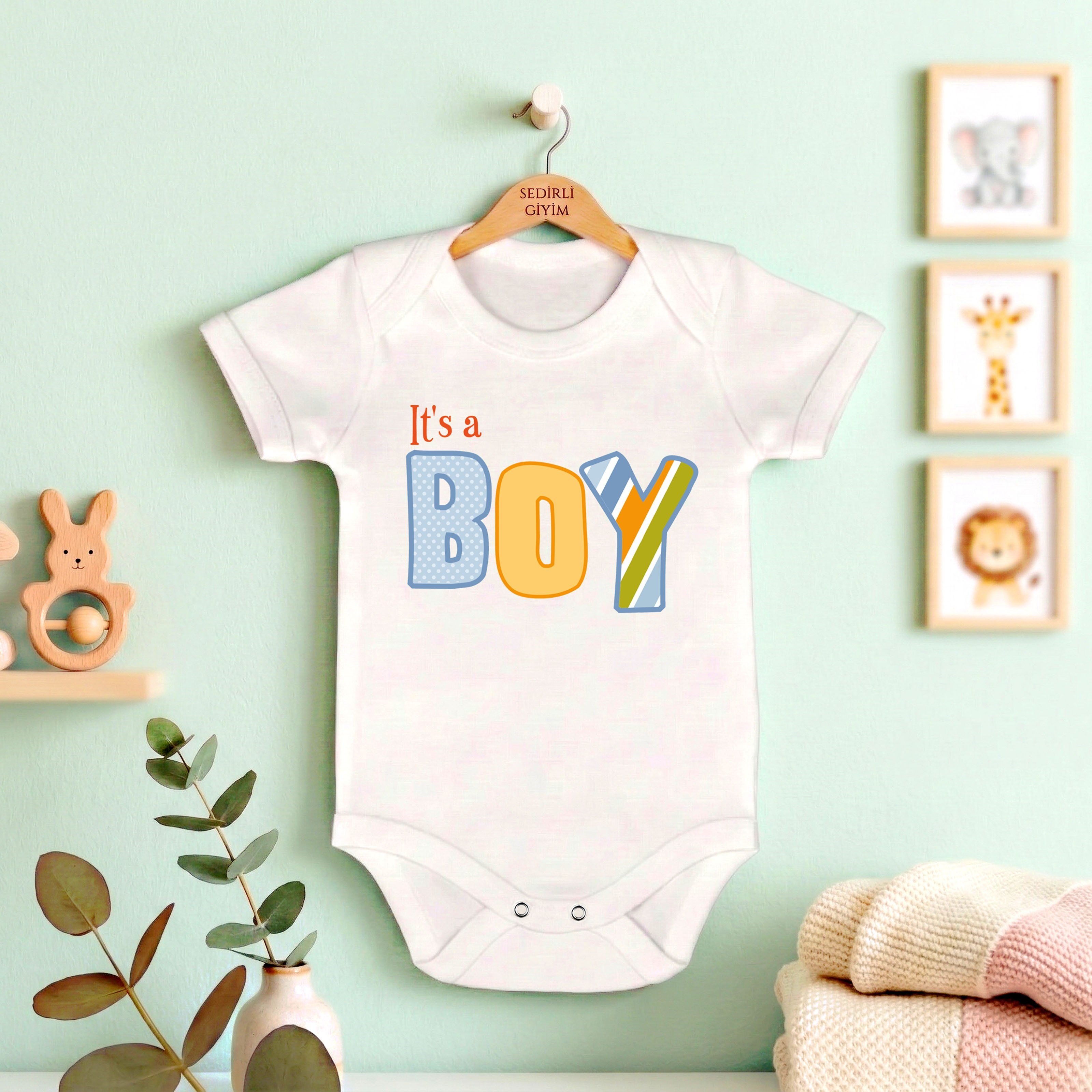 Beyaz kısa kol ıt's a Boy temalı baskılı Bebek Zıbın Bisiklet Yaka Unisex Body %100 Pamuk