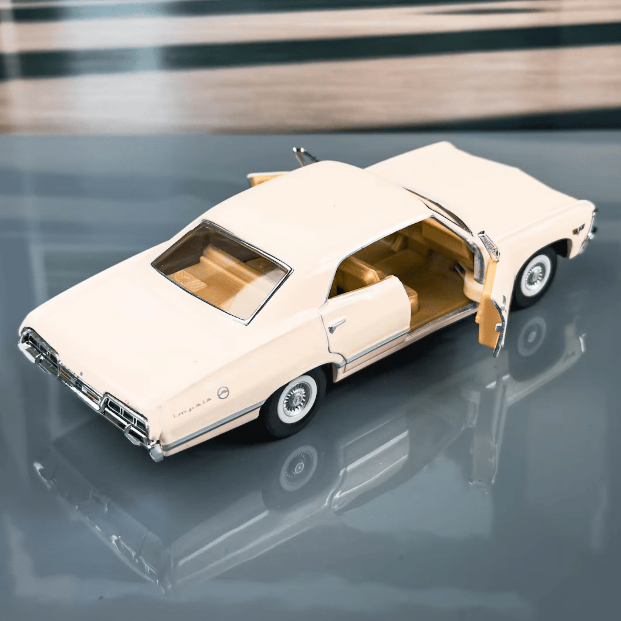 Oyuncak 1967 Chevrolet Impala 1:43 Die Cast Metal Model Araba 12,5 cm Açılır Kapılı Koleksiyonluk Klasik Araba Koleksiyonluk Hediyelik Oyuncak (Beyaz)