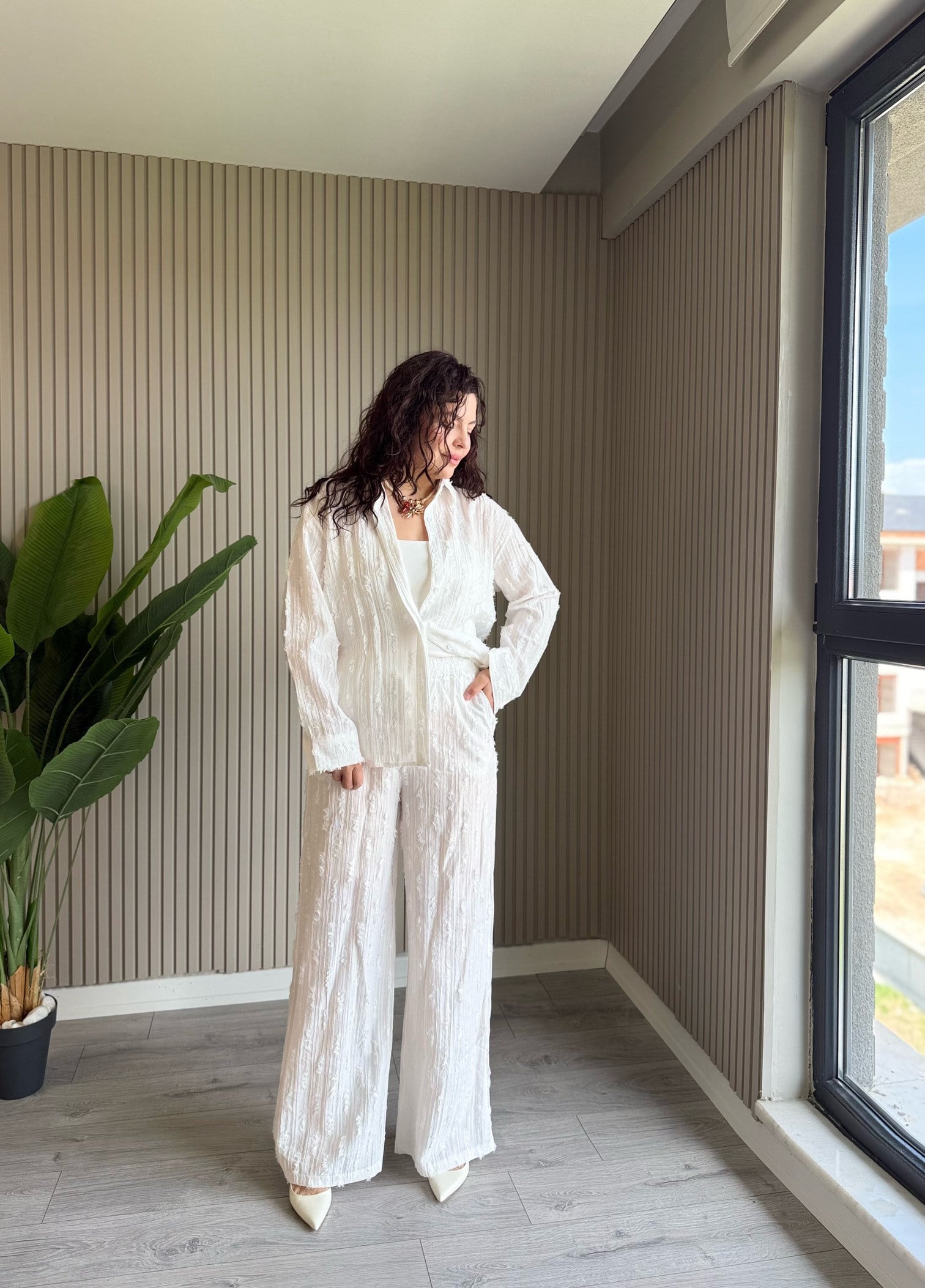 KIRÇILLI BEYAZ TAKIM