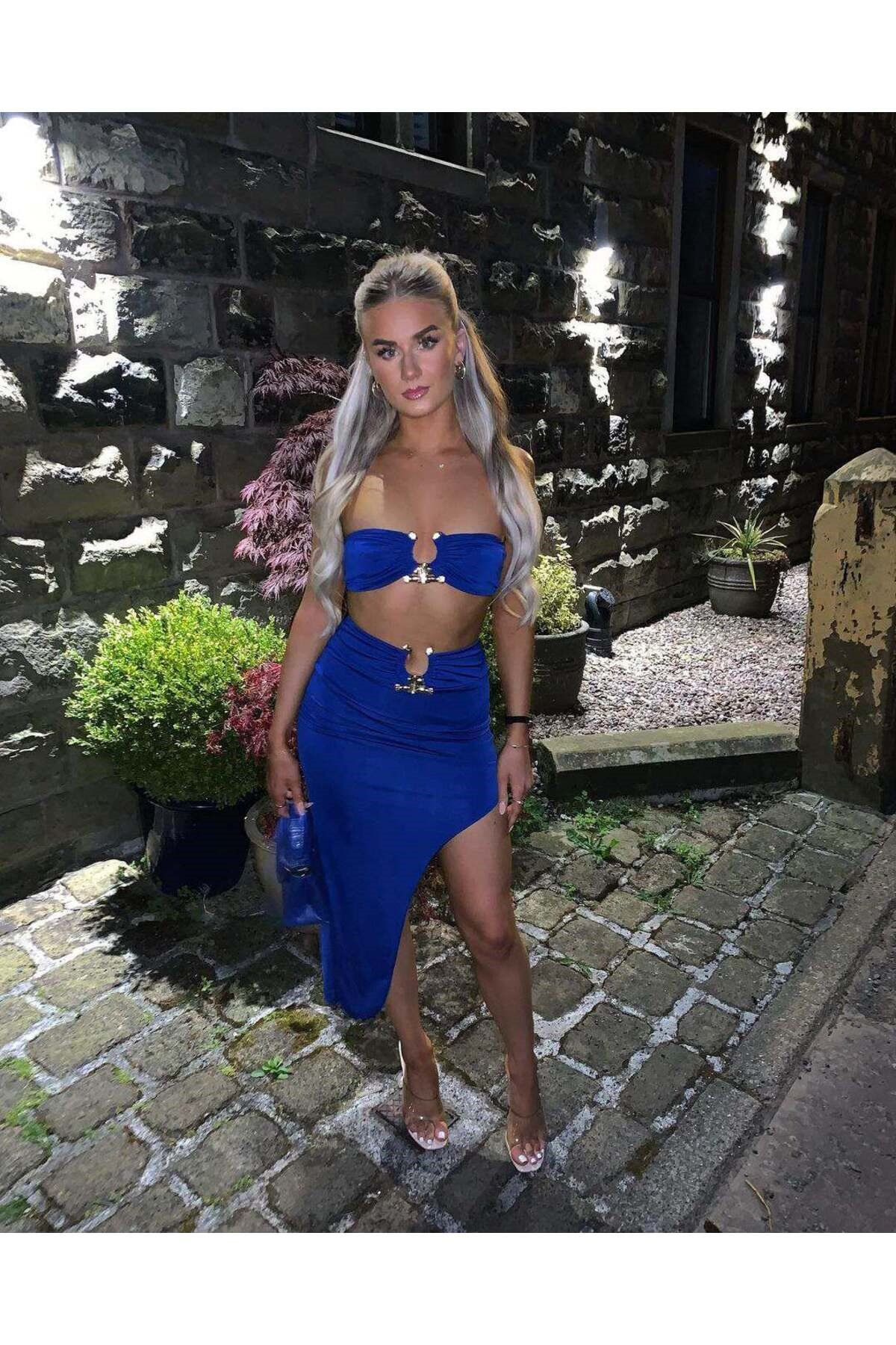 Fashion aksesuar detaylı takım