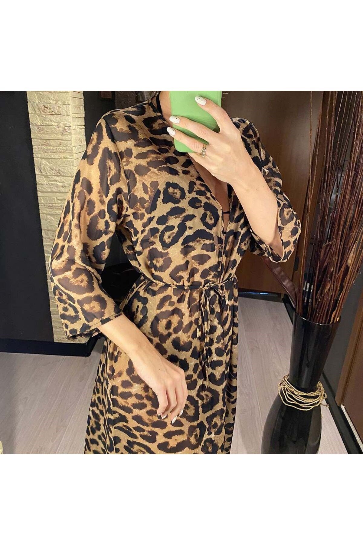 Leopar desenli pareo