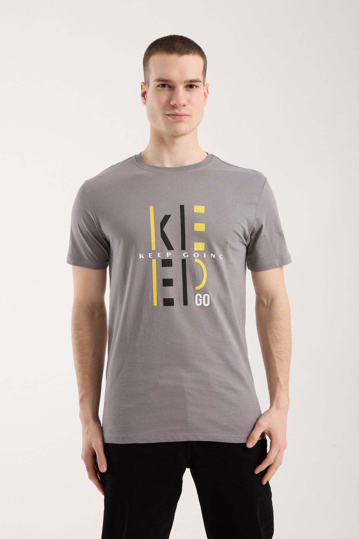 Keep Going Urban Baskılı Erkek Tişört – Sportif Günlük Stil