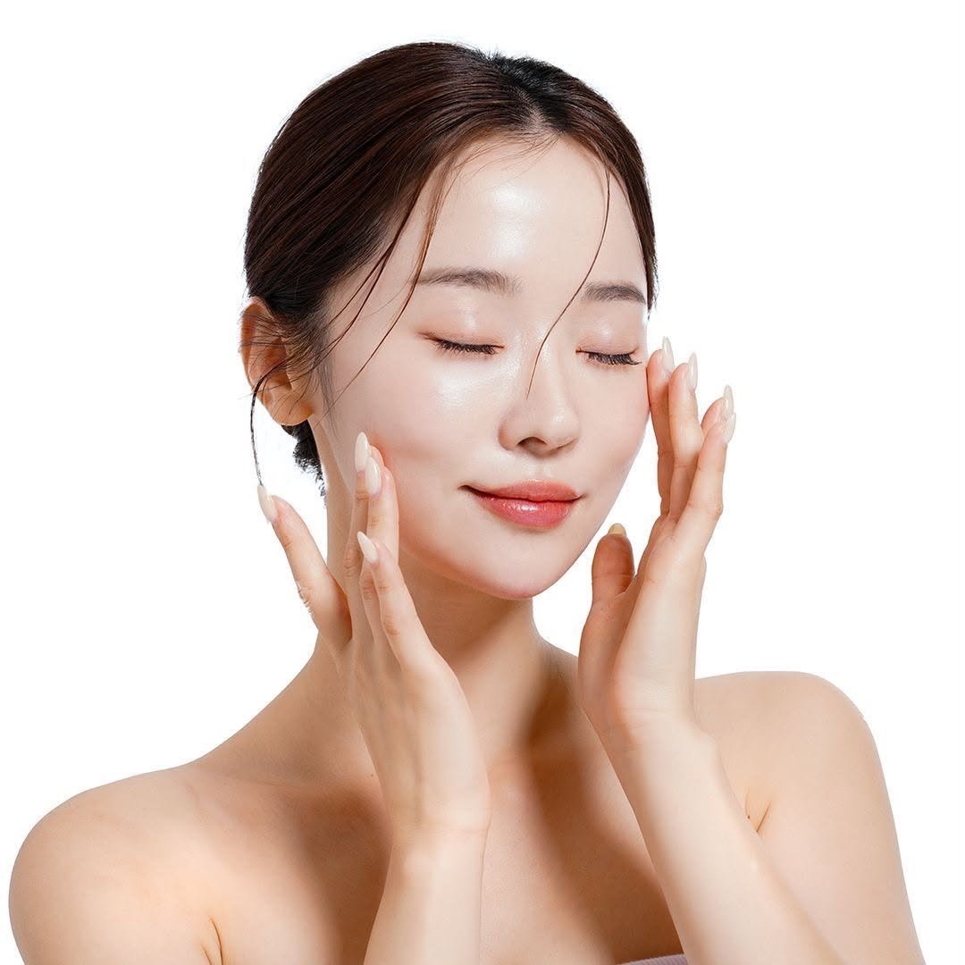 NUMBUZIN No.1 Clear Filter Sun Essence 50ml (Aydınlatıcı ve Nemlendirici Etkili Güneş Koruyucu Esans)