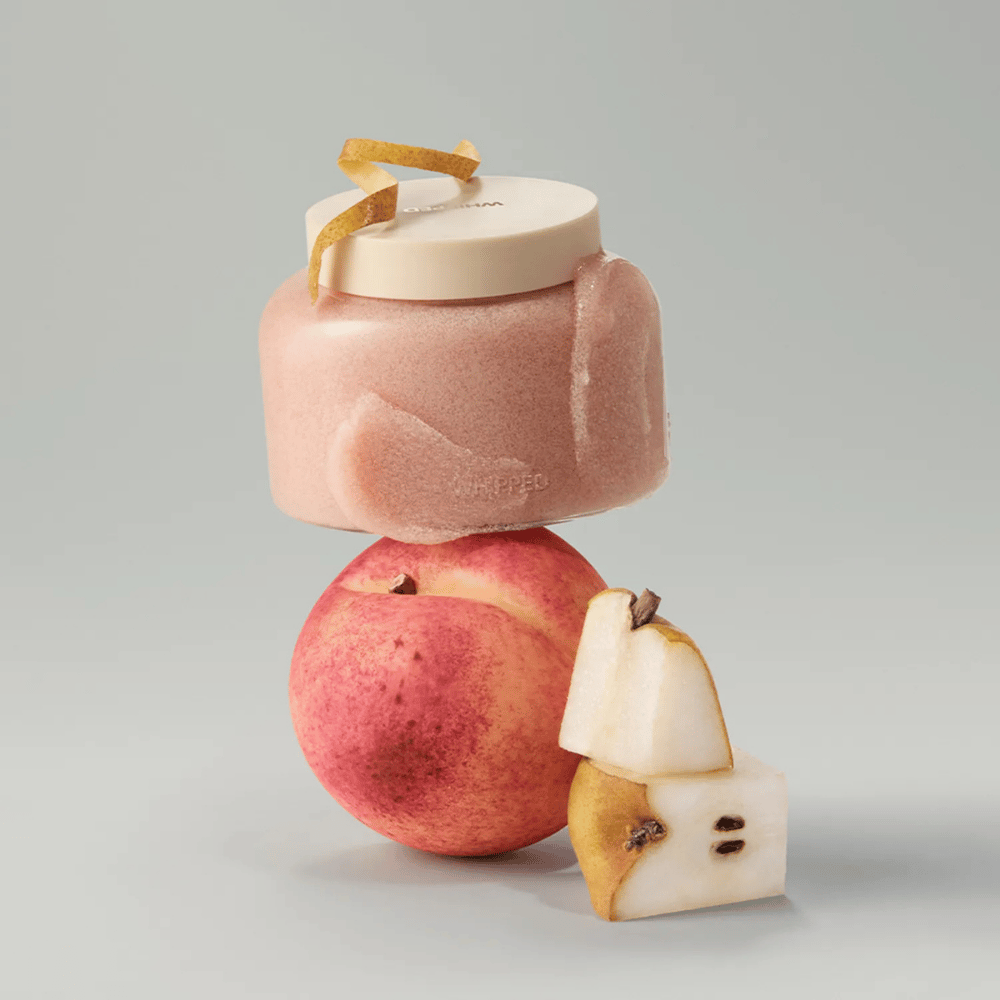 WHIPPED Peach Pear Vegan Pack Scrub 210g (Ölü Deri Arındırıcı ve Cilt Tonu Canlandırıcı Yüz ve Vücut Scrubu)