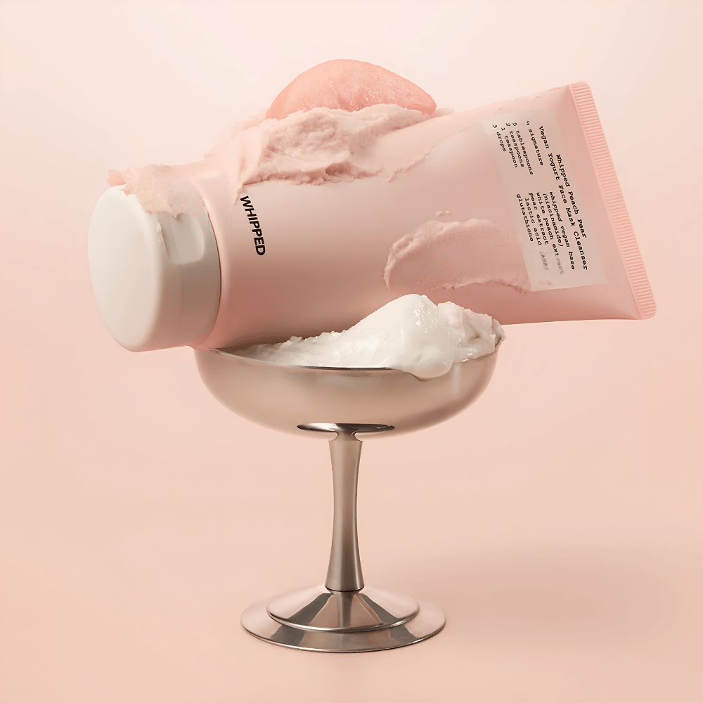 WHIPPED Peach Pear Vegan Yogurt Face Mask Cleanser 130g (Donukluk Giderici ve Canlandırıcı 2'si 1 Arada Yüz Yıkama Maskesi)