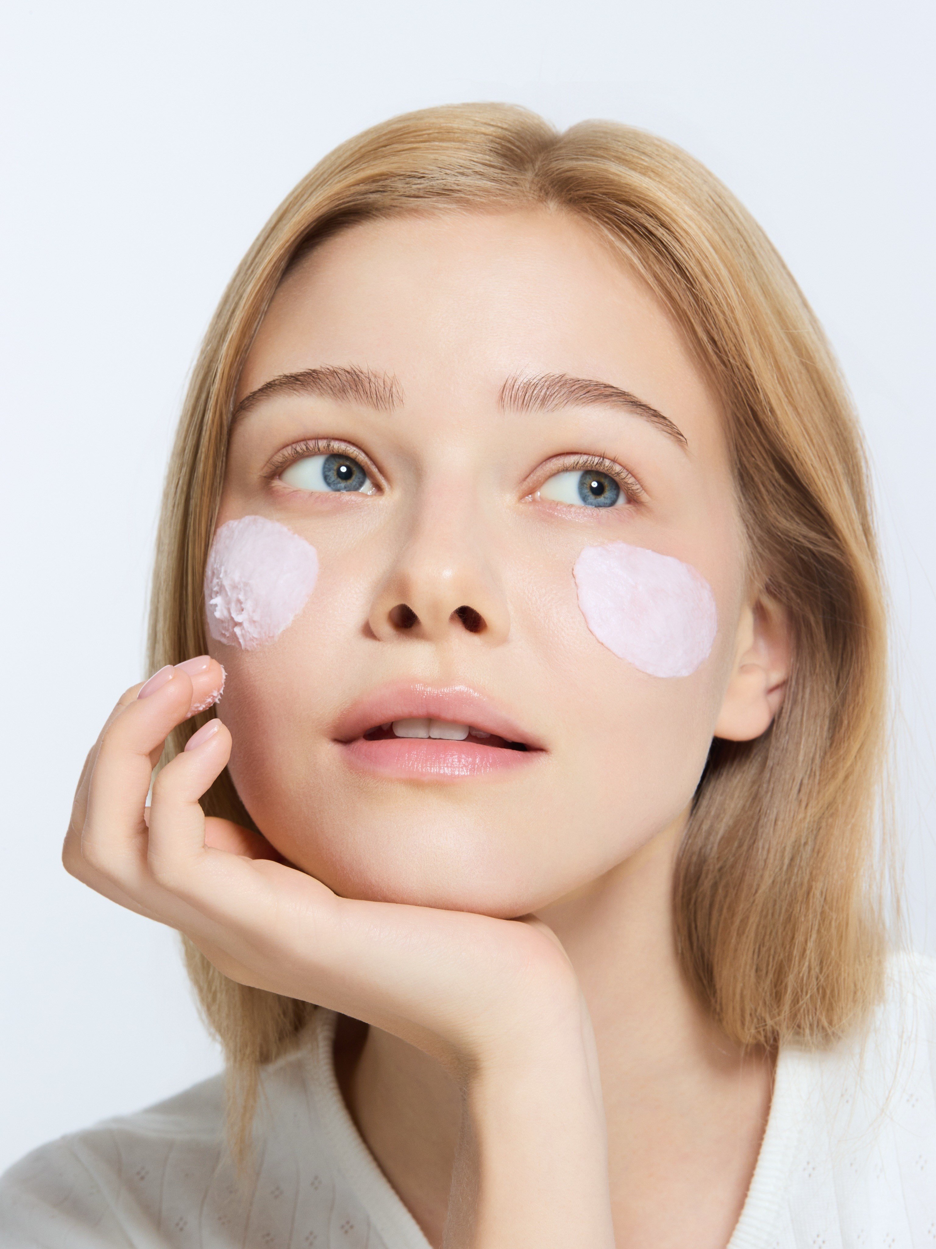 WHIPPED Strawberry Vanilla Face Mask Cleanser+Niacinamide 130g (Gözenek Sıkılaştırıcı ve Aydınlatıcı 2'si 1 Arada Yüz Yıkama Maskesi)