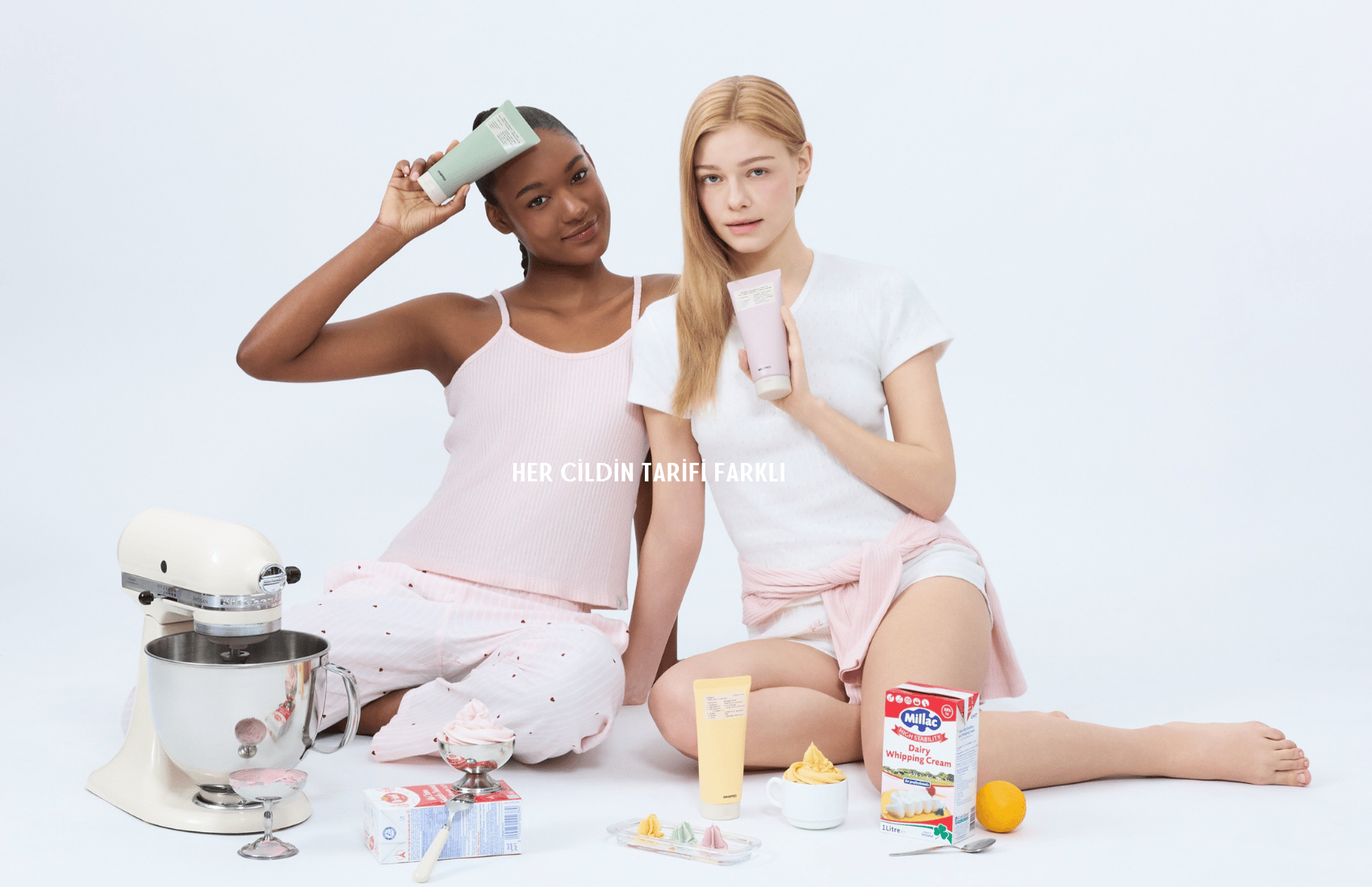WHIPPED Strawberry Vanilla Face Mask Cleanser+Niacinamide 130g (Gözenek Sıkılaştırıcı ve Aydınlatıcı 2'si 1 Arada Yüz Yıkama Maskesi)