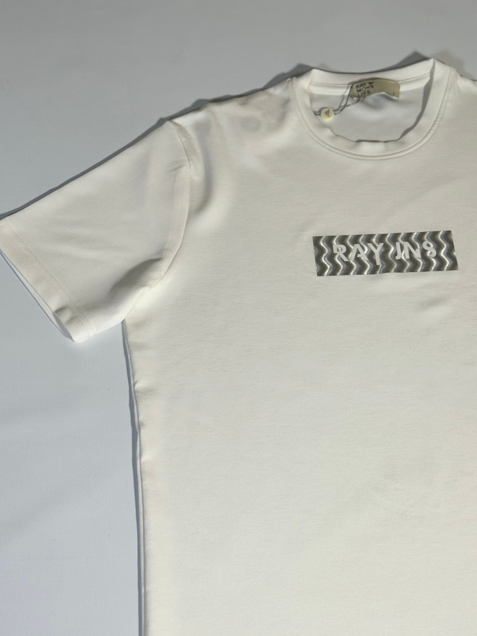 Laduren Syra Flow Graphic T- Shirt