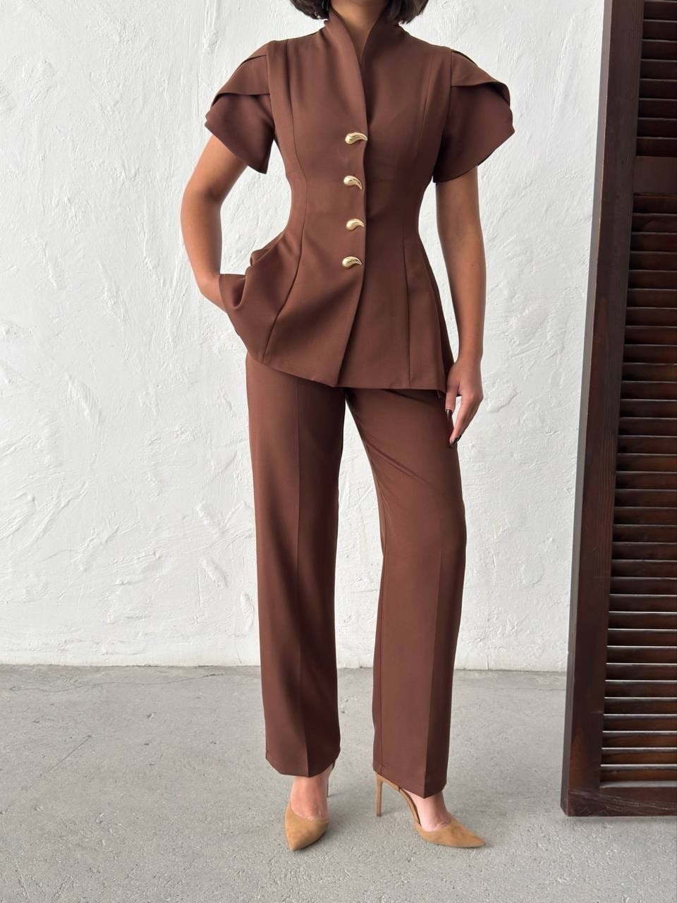 Gold Düğme Detaylı Peplum Kesim Şık Kadın Takım