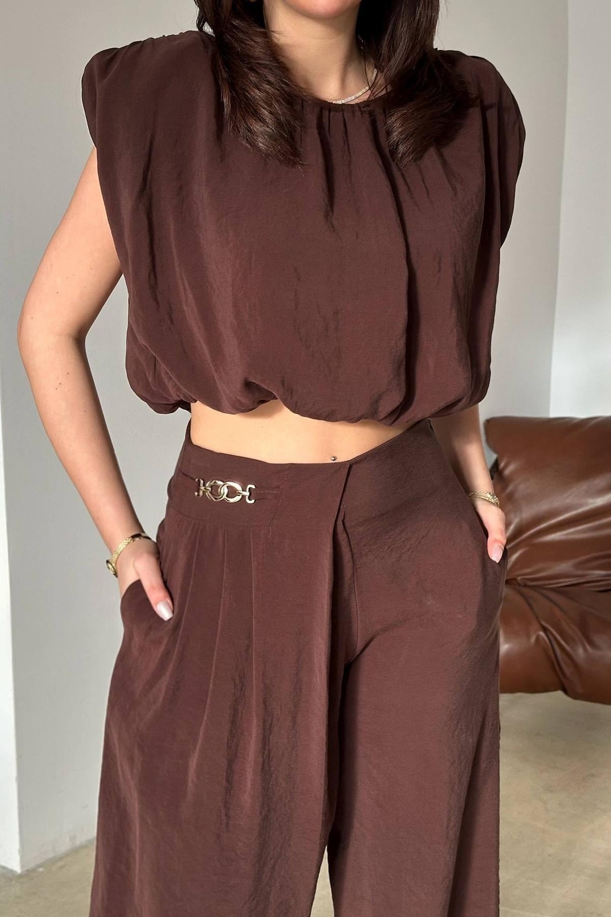 Kahverengi Modal Bluz Ve Pantolon Takım