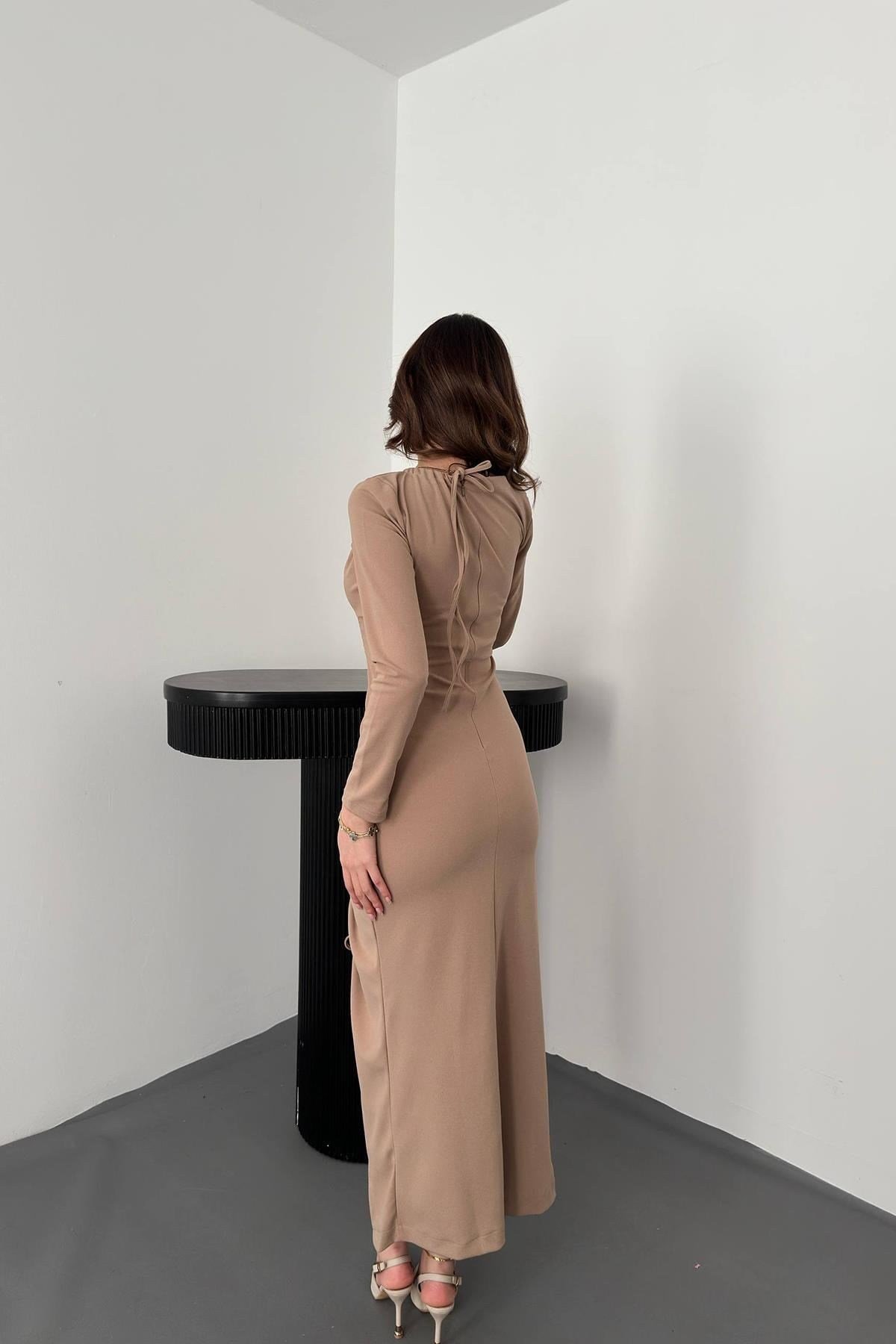 Toptan Bej Askılı Ve Yırtmaçlı Elbise