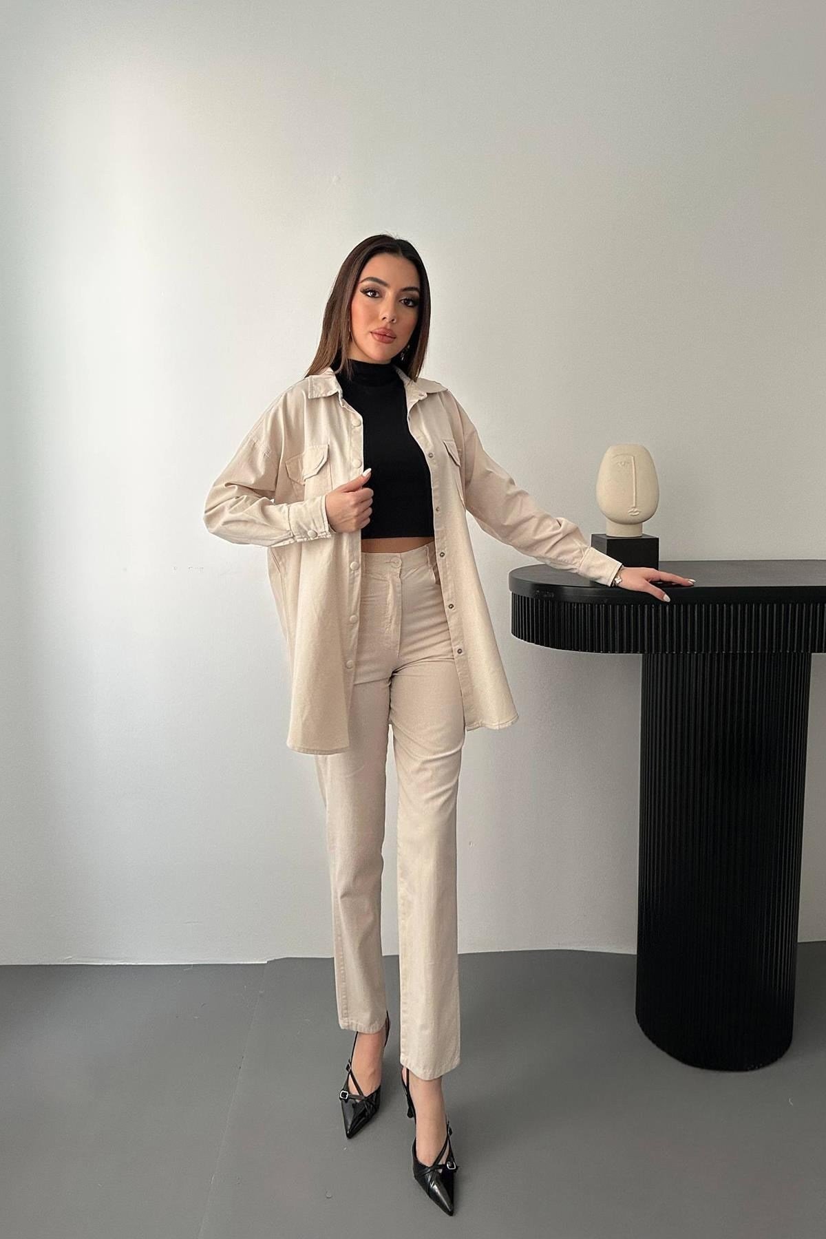 Toptan Bej Gömlek Ve Çıtçıtlı Pantolon Takım