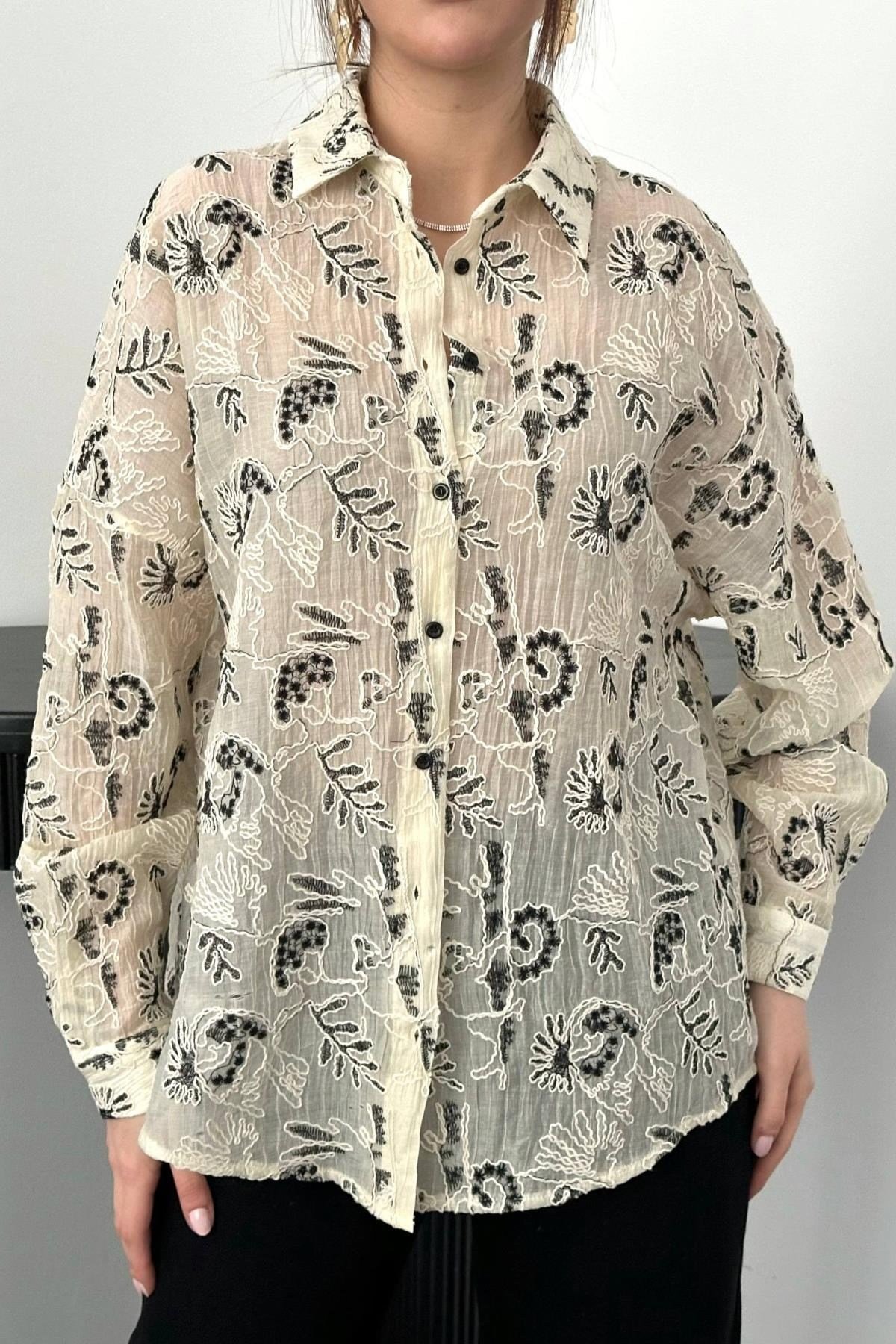 Toptan Siyah Nakışlı Oversize Gömlek