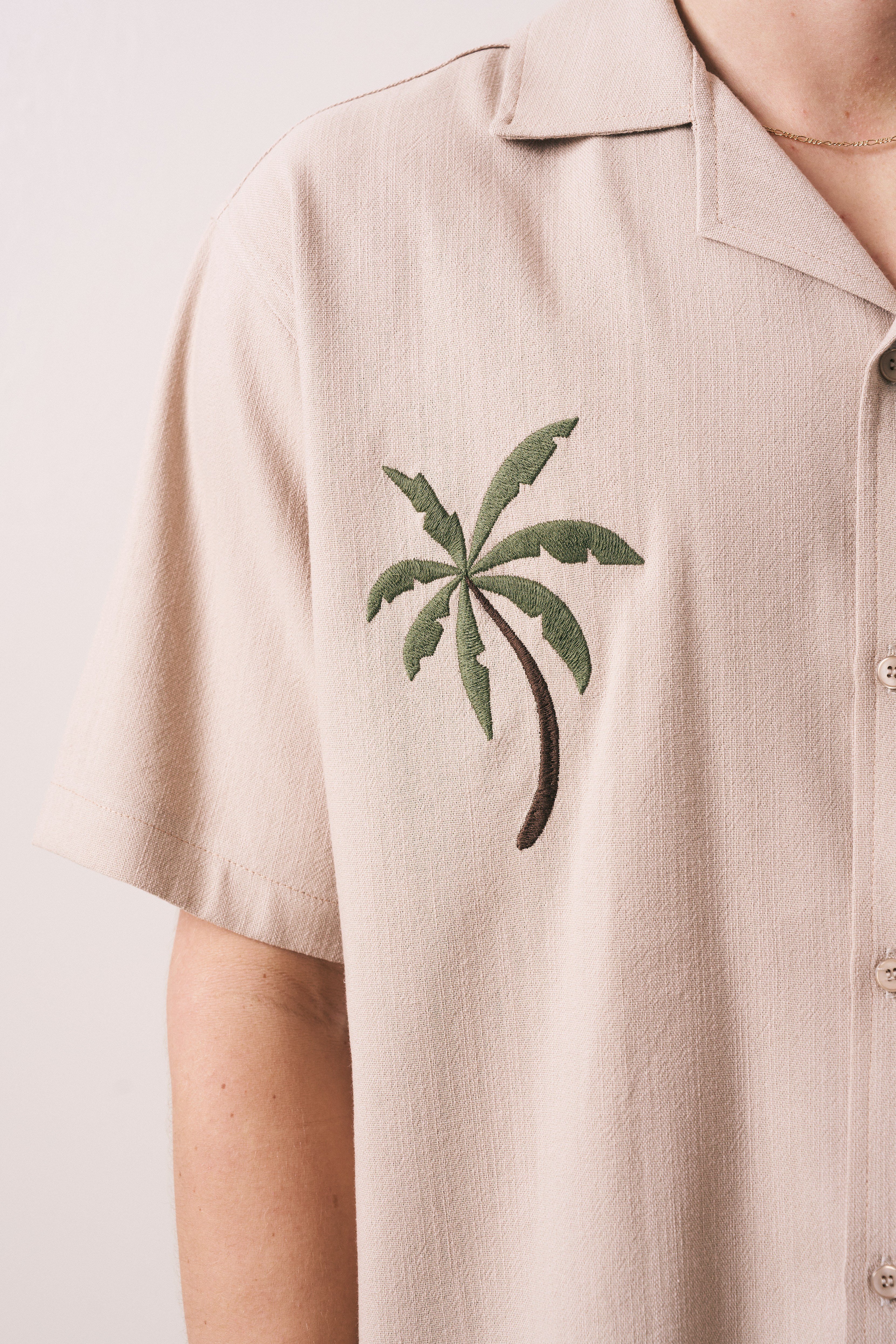 OVERSIZE FIT NAKIŞ DETAYLI GÖMLEK