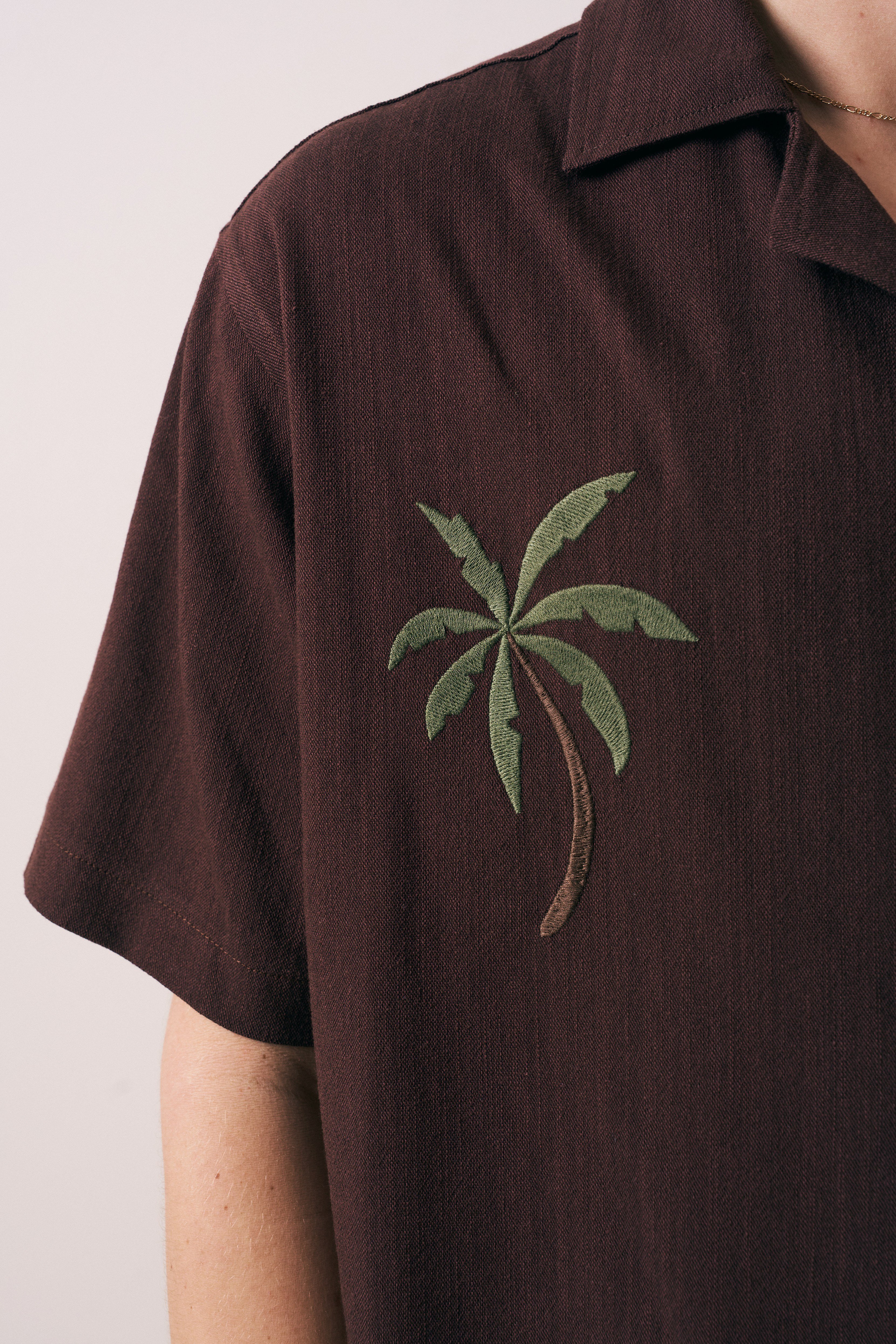 OVERSIZE FIT NAKIŞ DETAYLI GÖMLEK