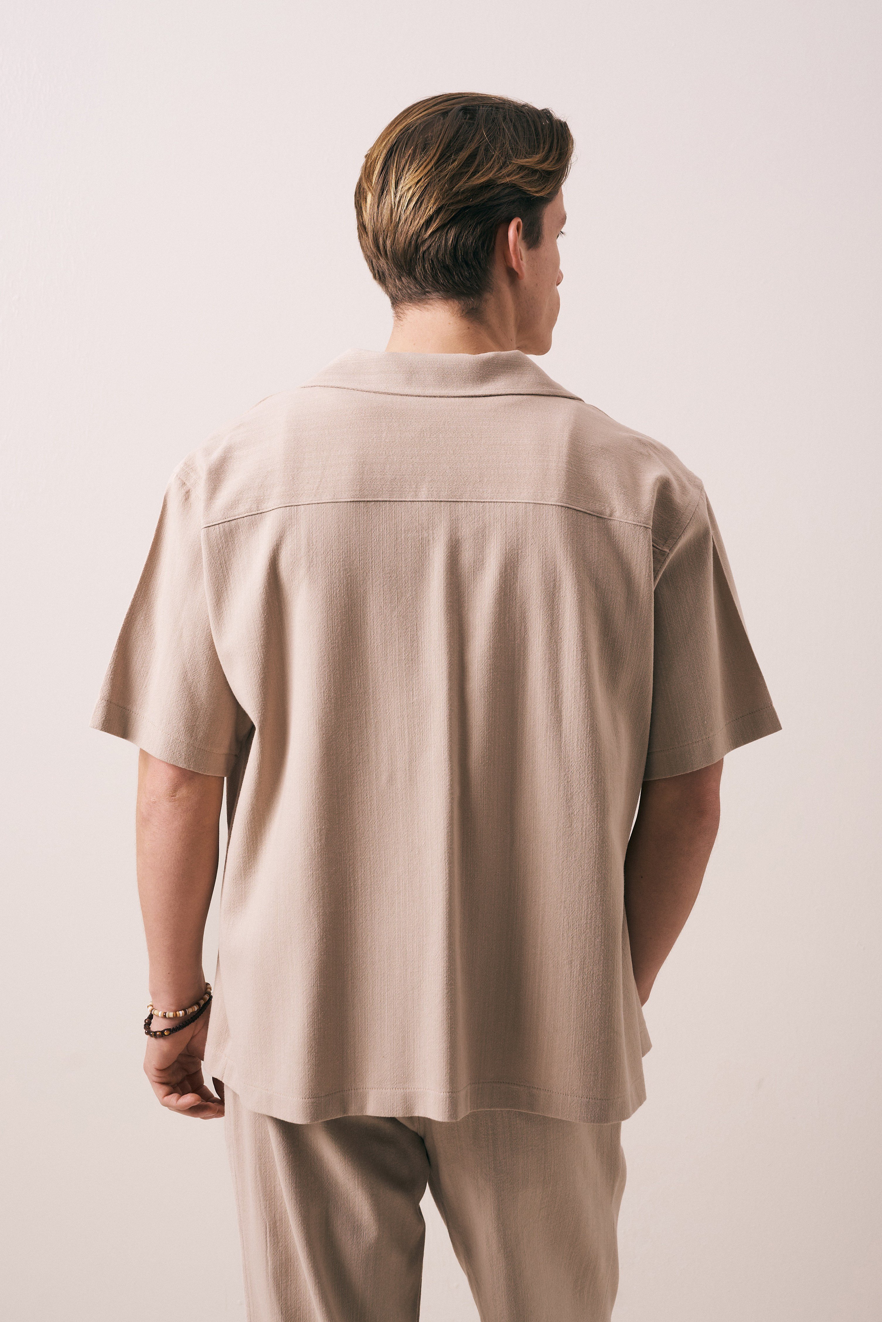 OVERSIZE FIT NAKIŞ DETAYLI GÖMLEK
