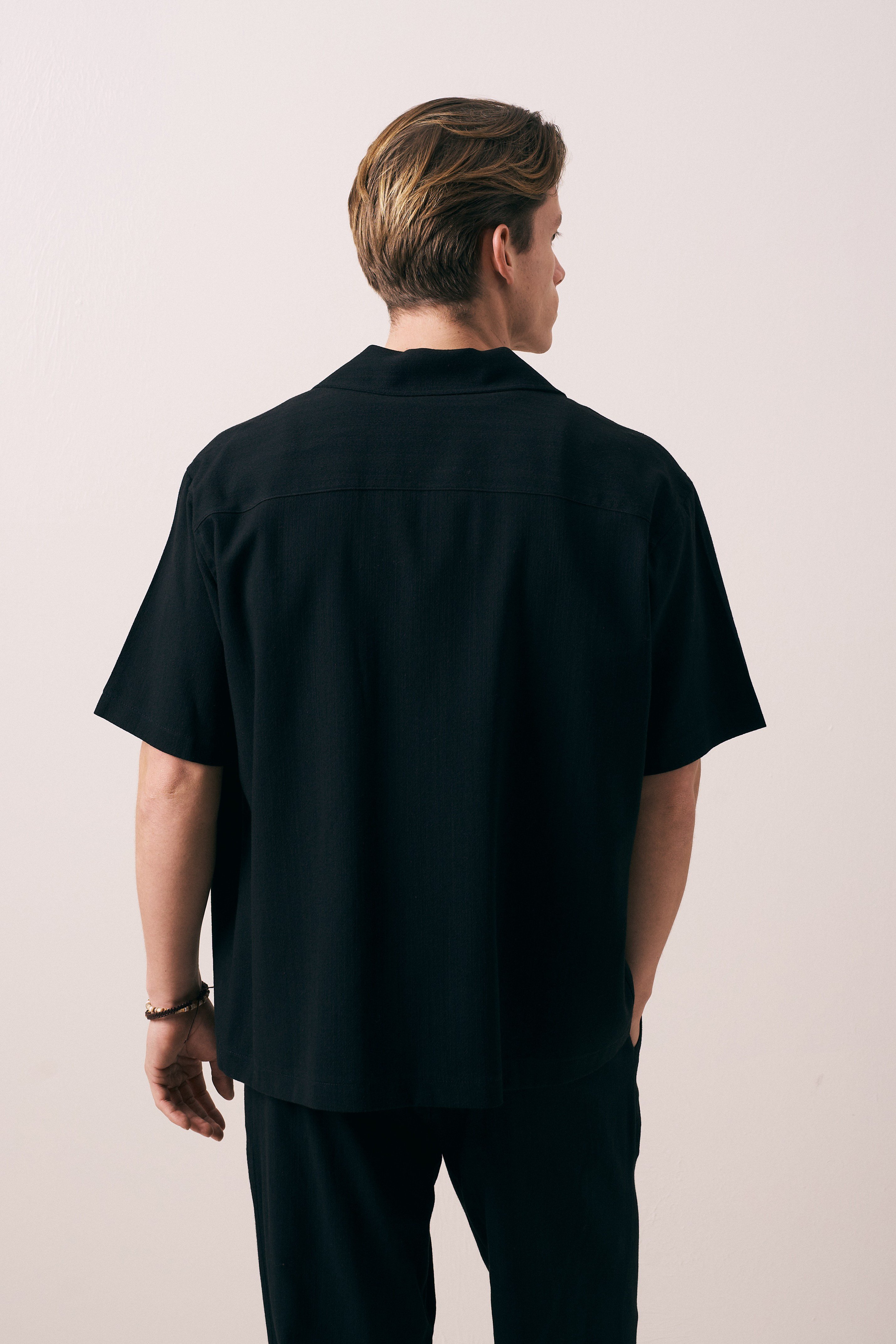 OVERSIZE FIT NAKIŞ DETAYLI GÖMLEK