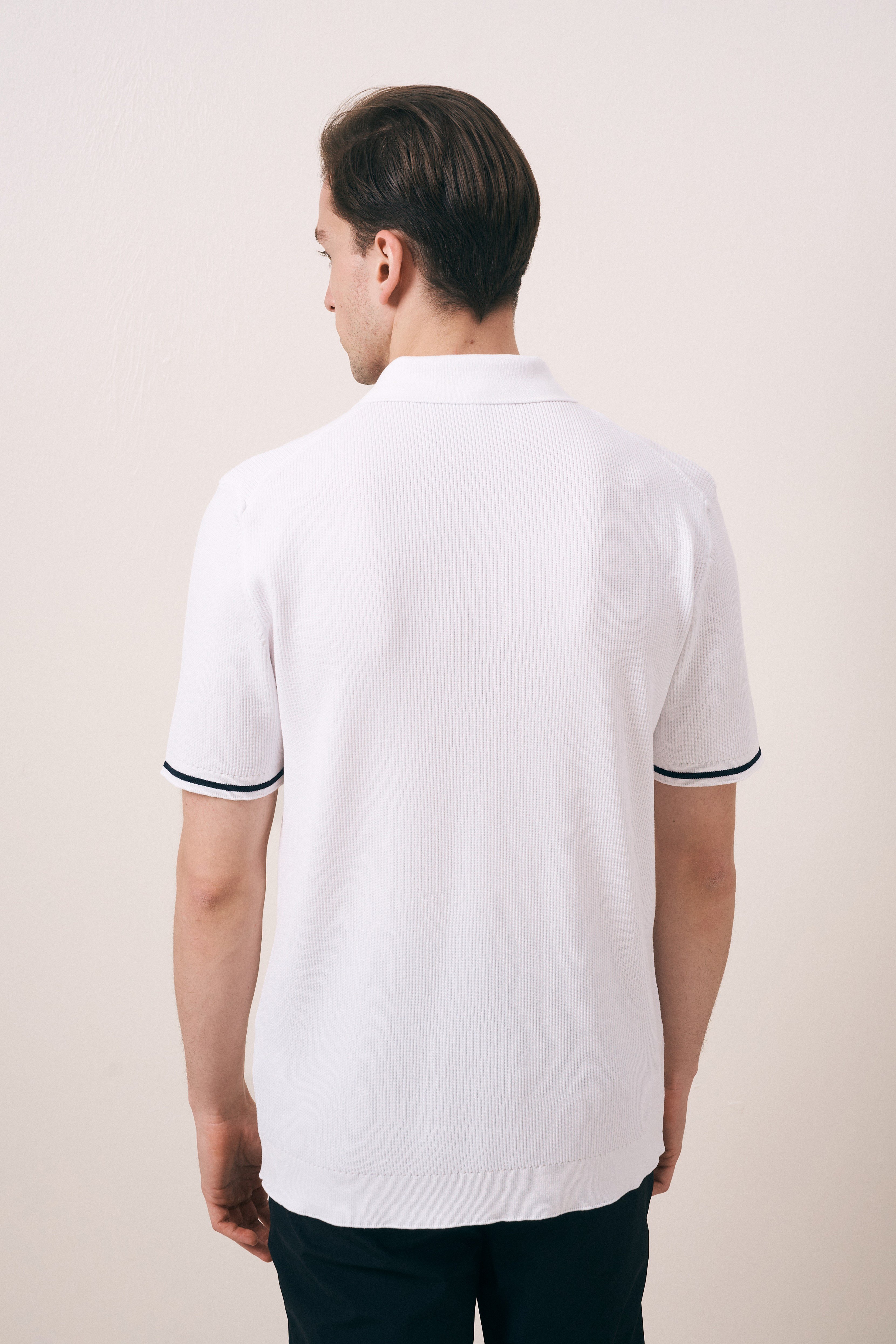 REGULAR FIT KOL DETAYLI DÜĞMELİ POLO TRİKO T-SHIRT