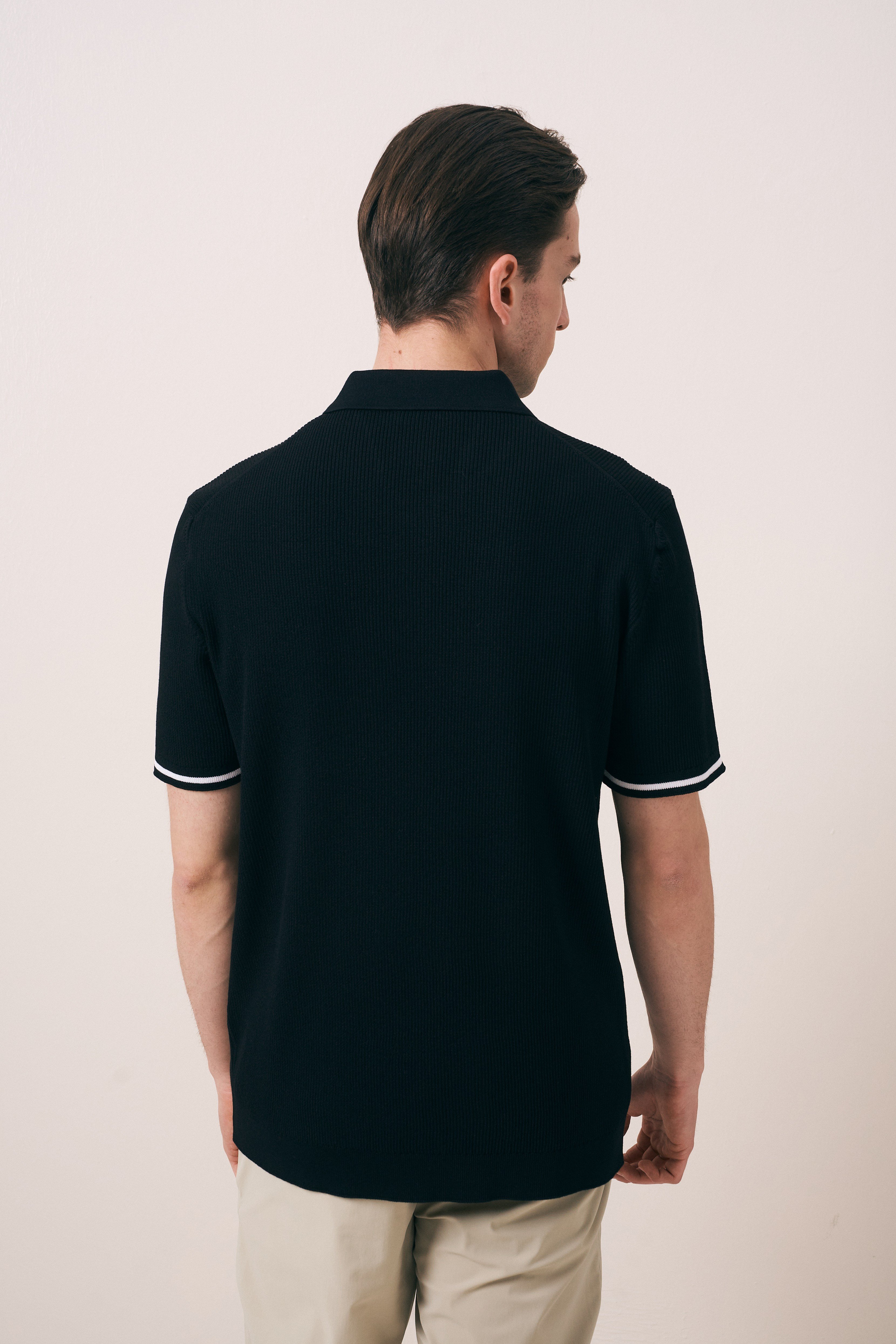 REGULAR FIT KOL DETAYLI DÜĞMELİ POLO TRİKO T-SHIRT