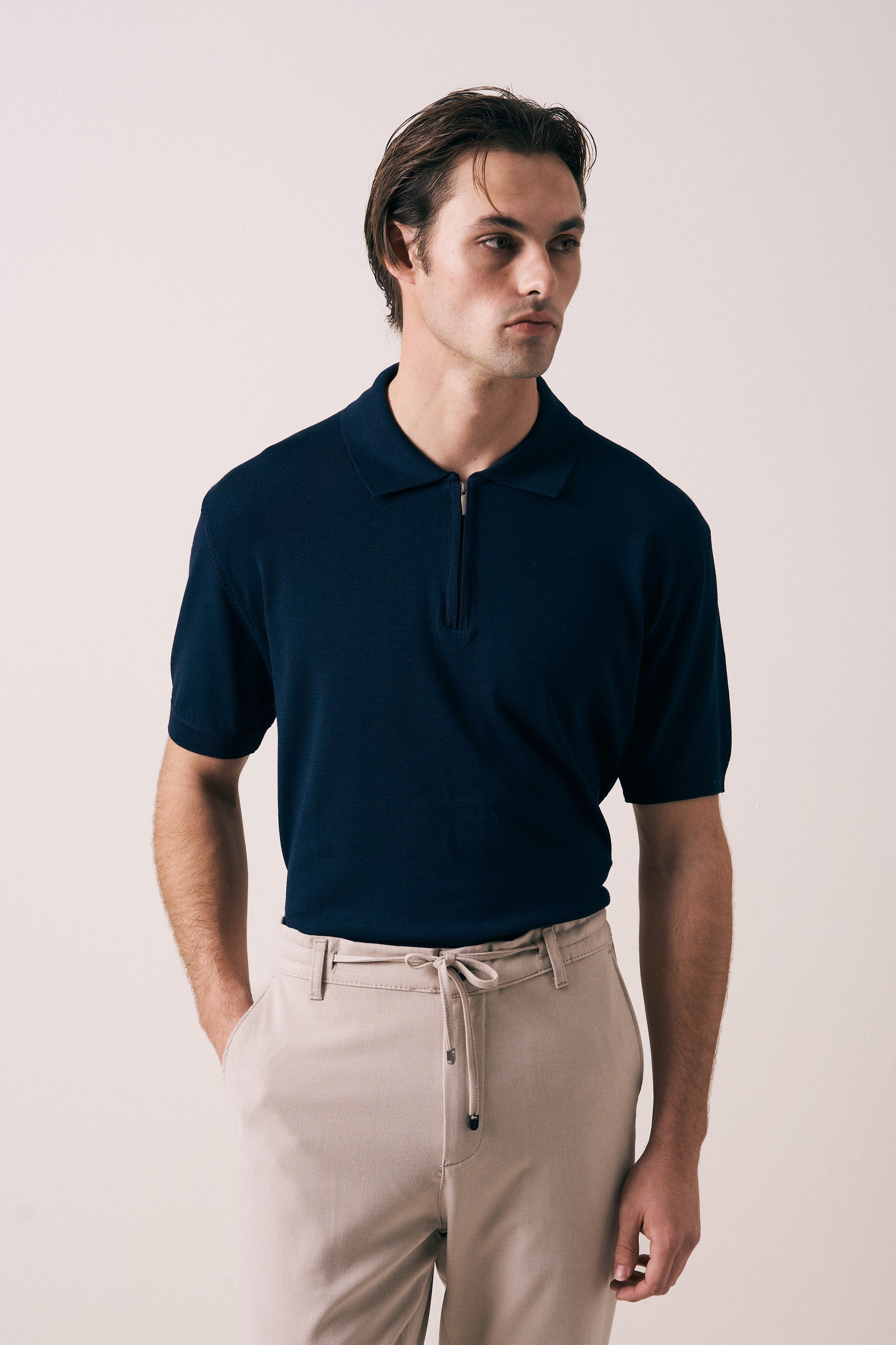 REGULAR FIT KOL ÖRGÜ DETAYLI FERMUARLI POLO TRİKO T-SHIRT