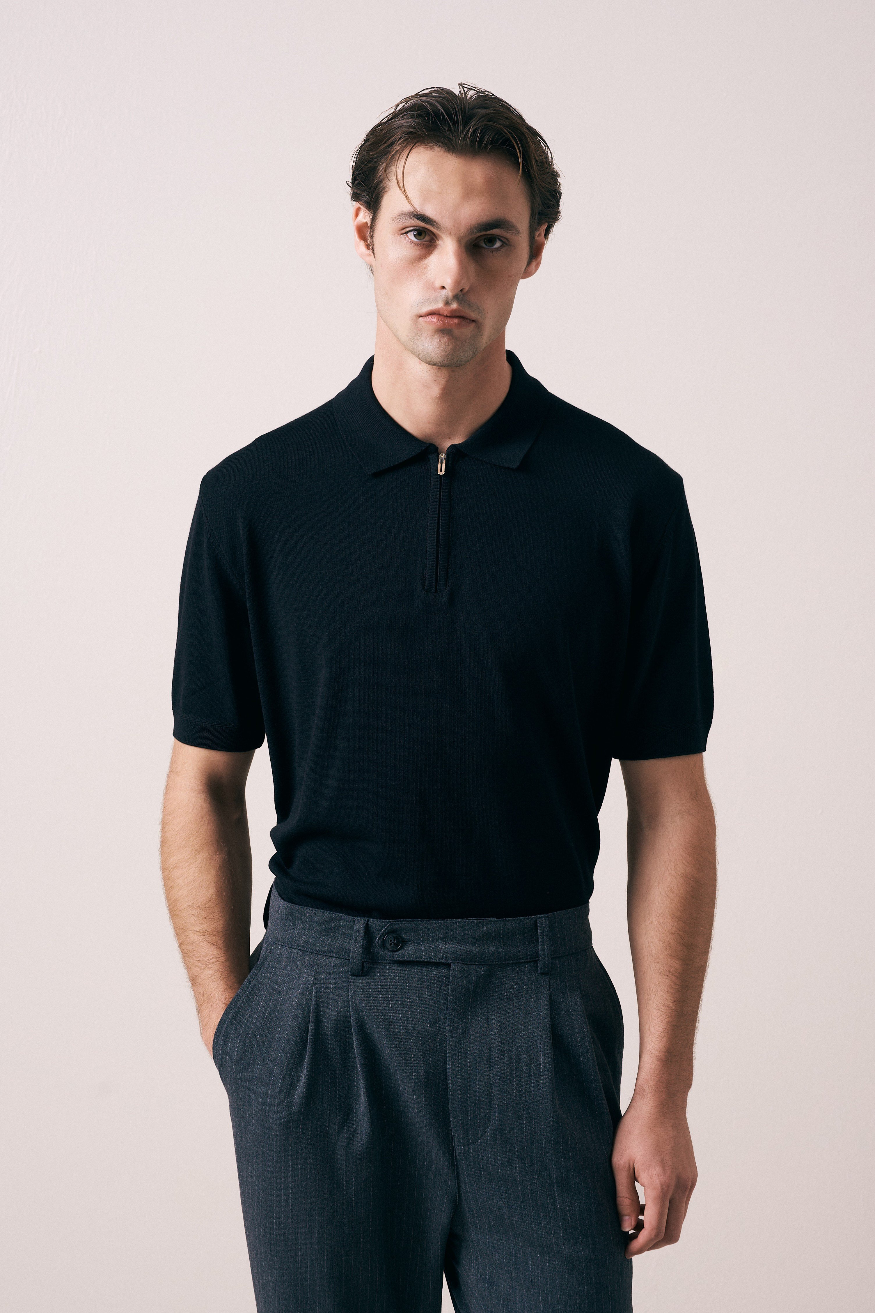 REGULAR FIT KOL ÖRGÜ DETAYLI FERMUARLI POLO TRİKO T-SHIRT