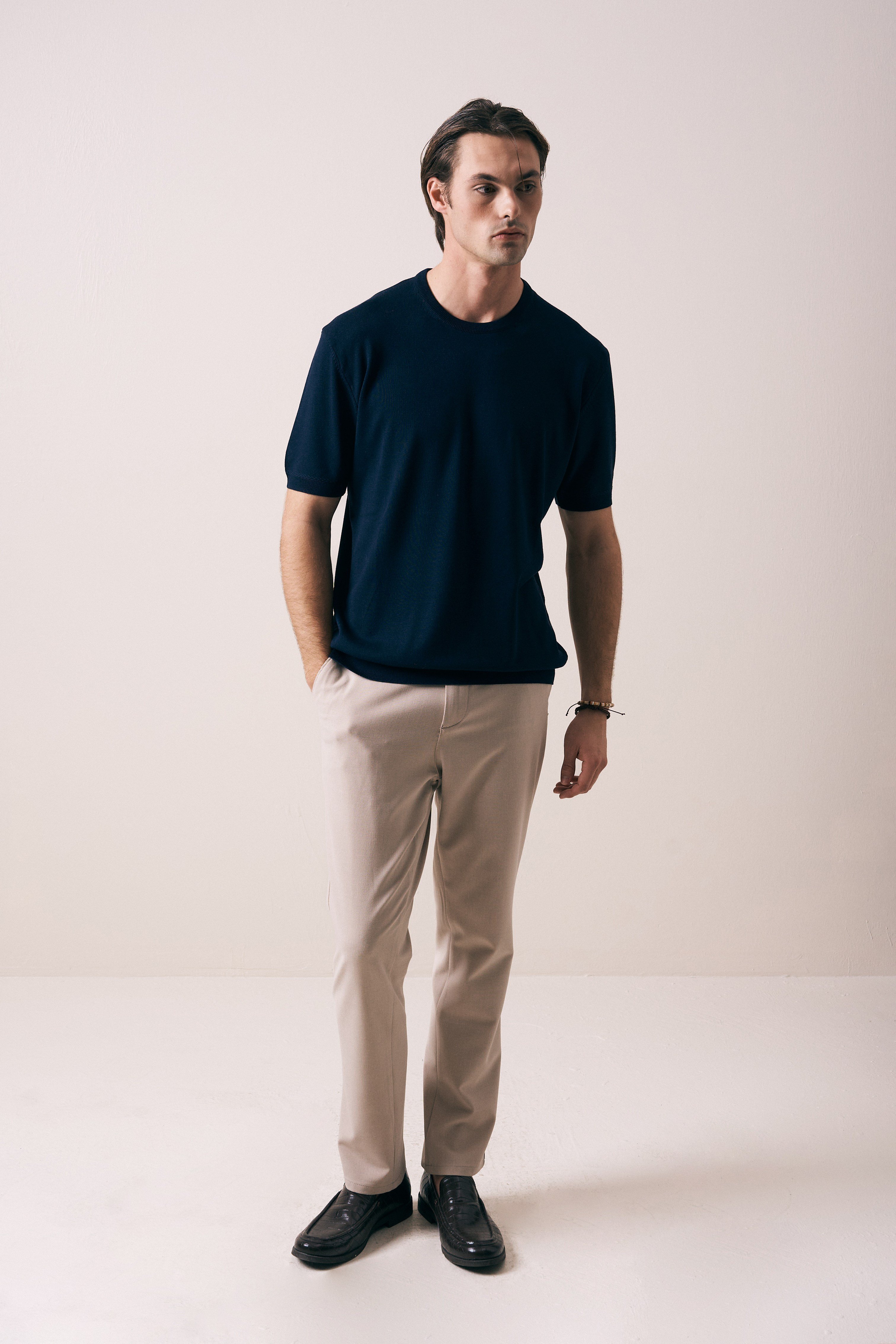 REGULAR FIT KOL ÖRGÜ DETAYLI TRİKO T-SHIRT