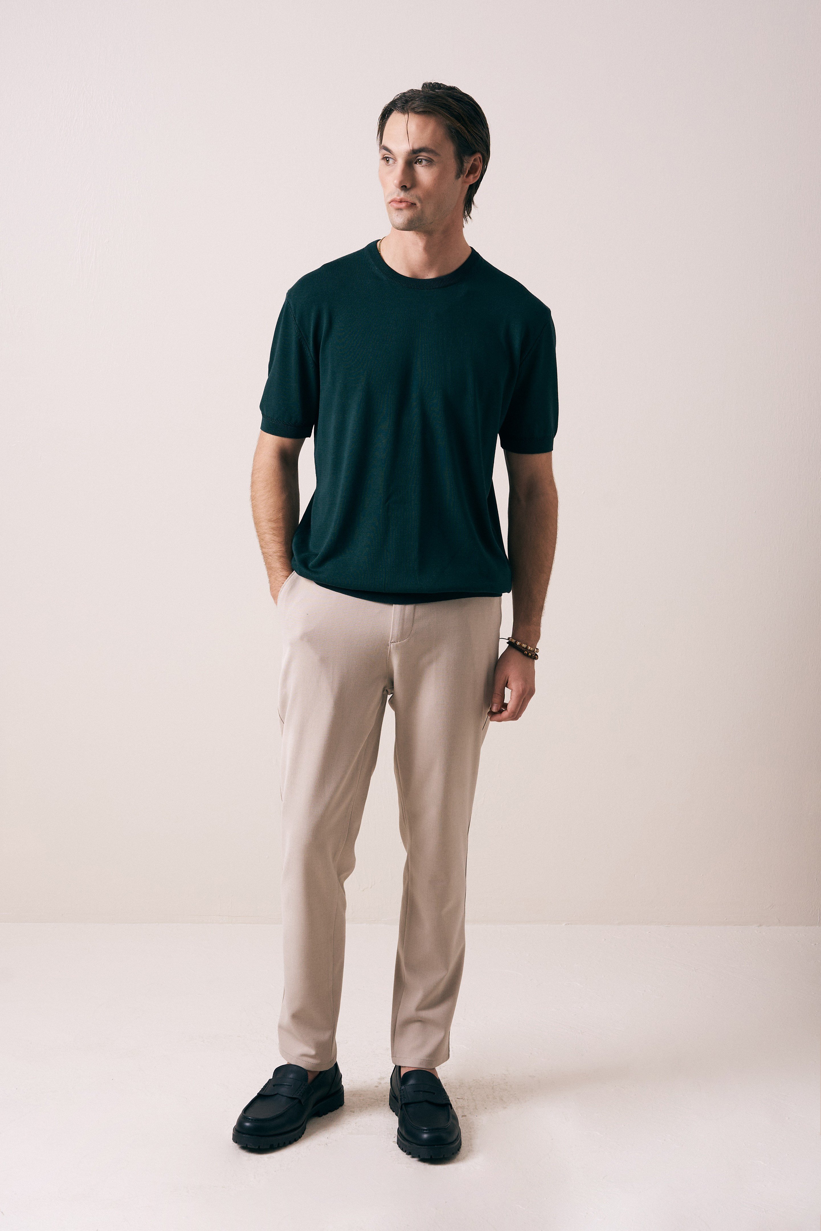 REGULAR FIT KOL ÖRGÜ DETAYLI TRİKO T-SHIRT