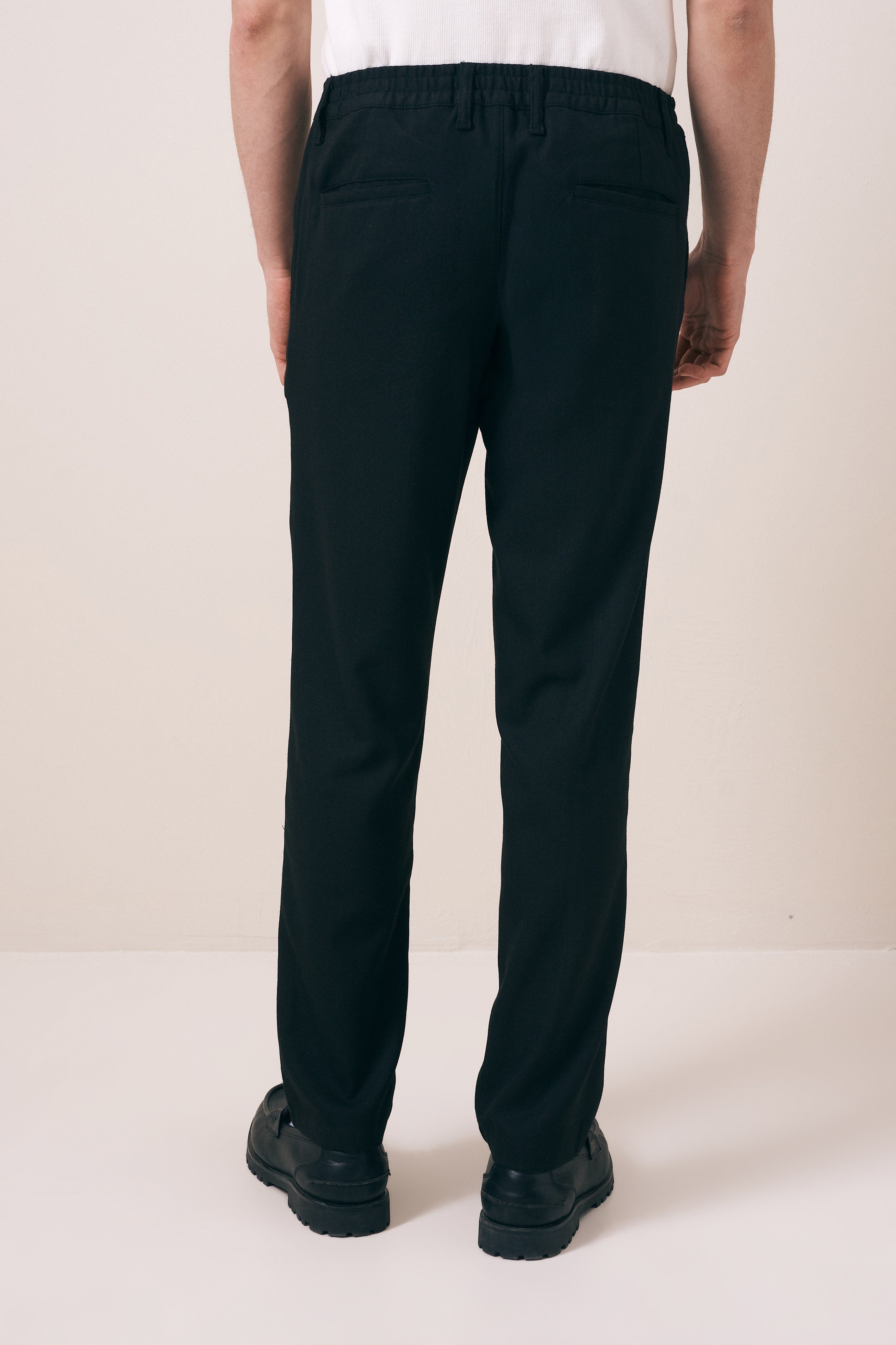REGULAR FIT RAHAT DOKULU PANTOLON