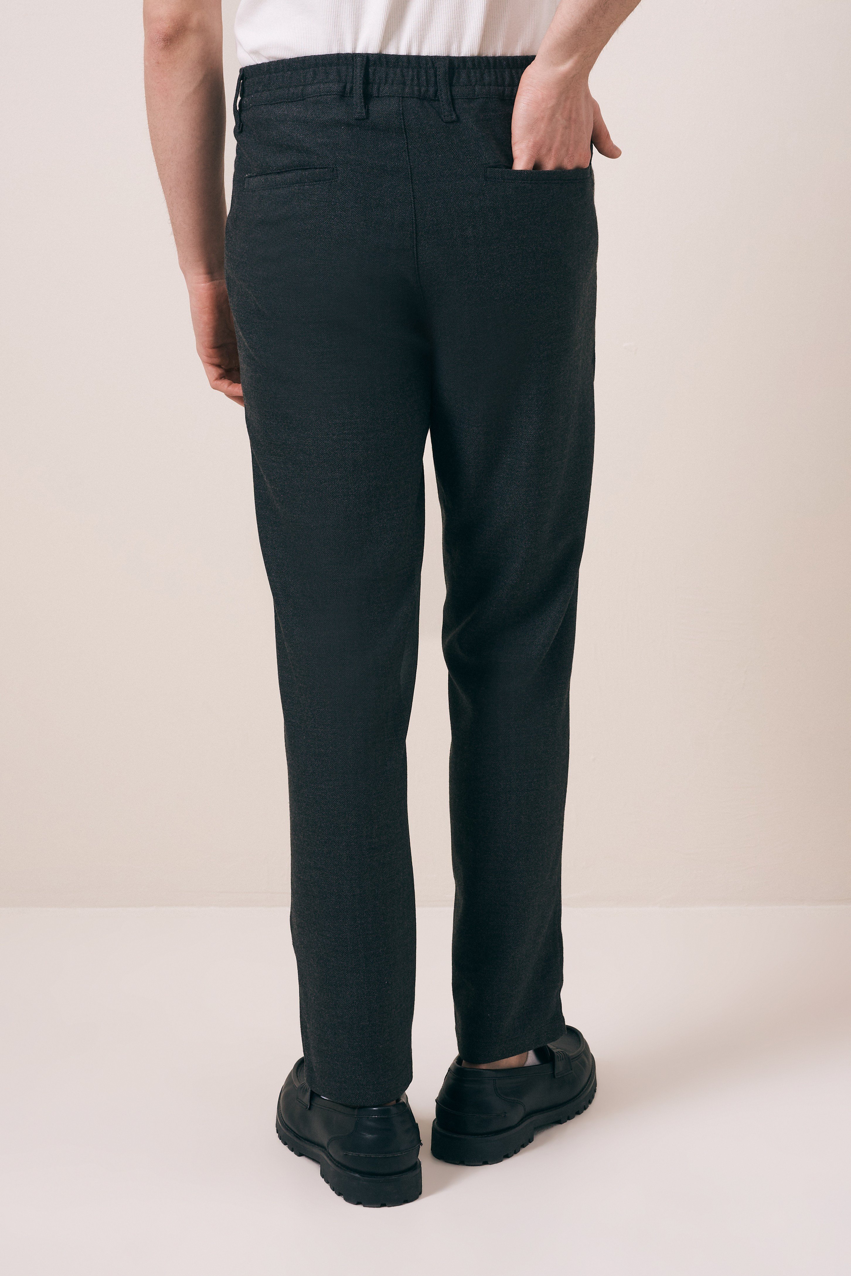 REGULAR FIT RAHAT DOKULU PANTOLON