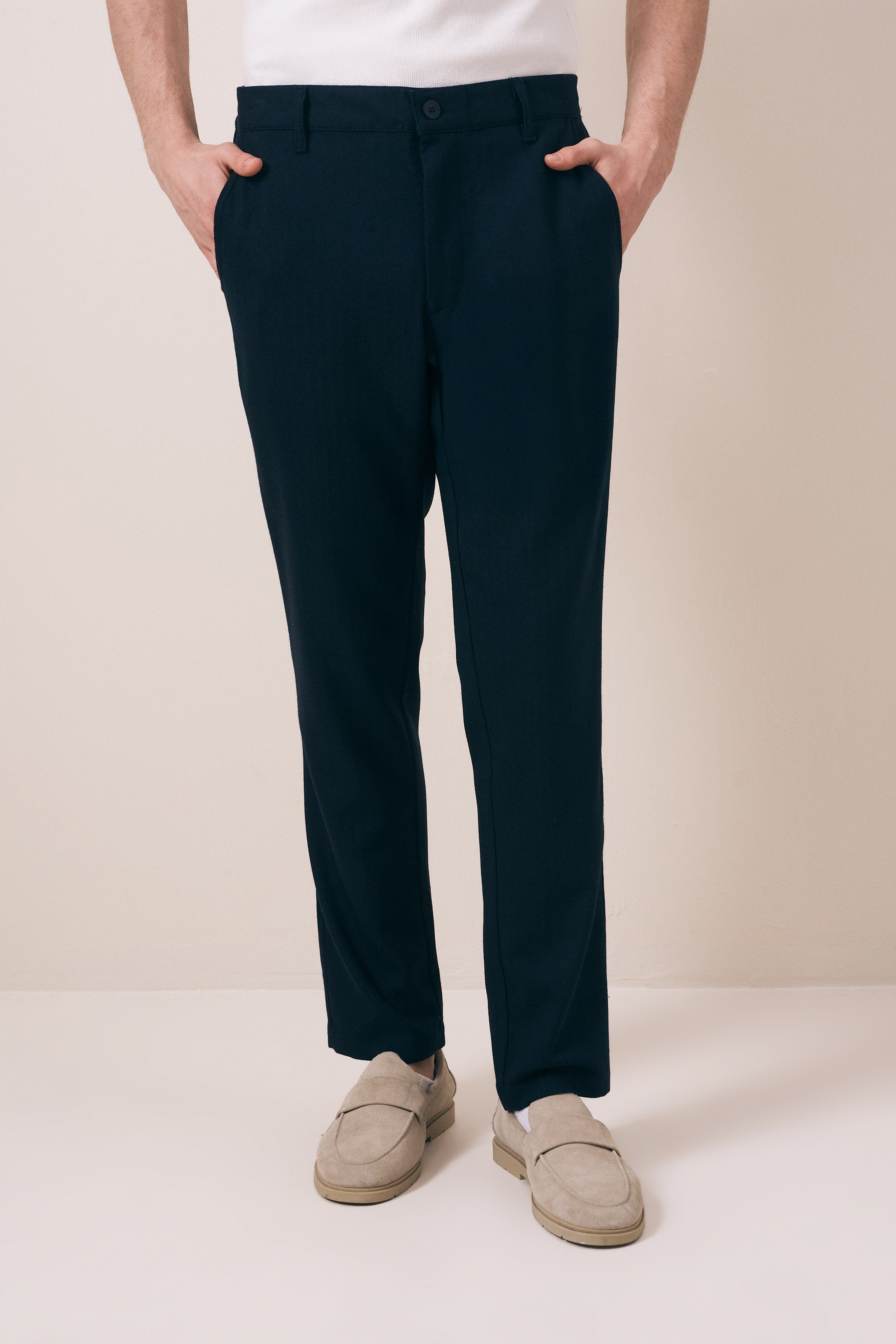 REGULAR FIT RAHAT DOKULU PANTOLON