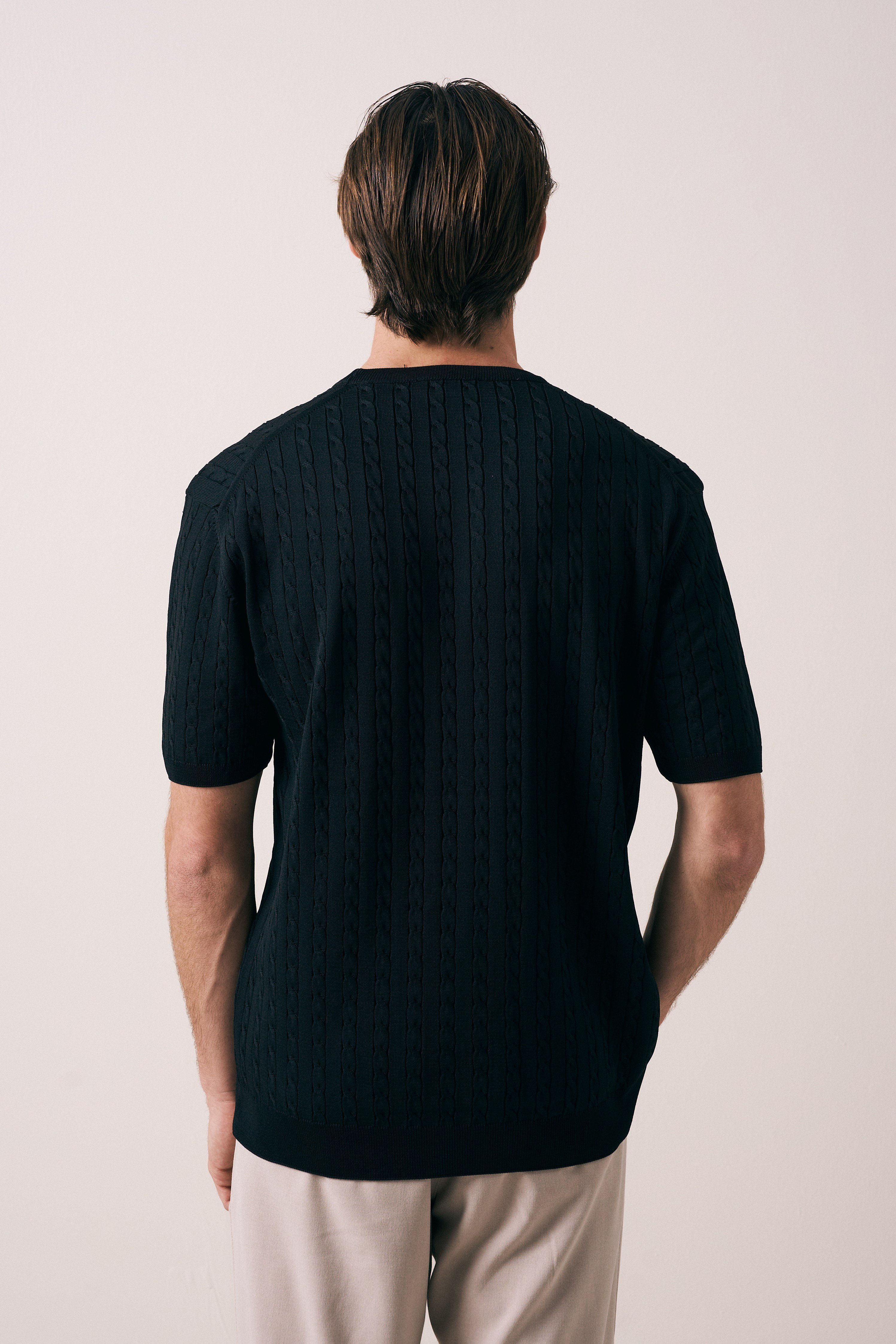 REGULAR FIT SAÇ ÖRGÜ DETAYLI TRİKO T-SHIRT