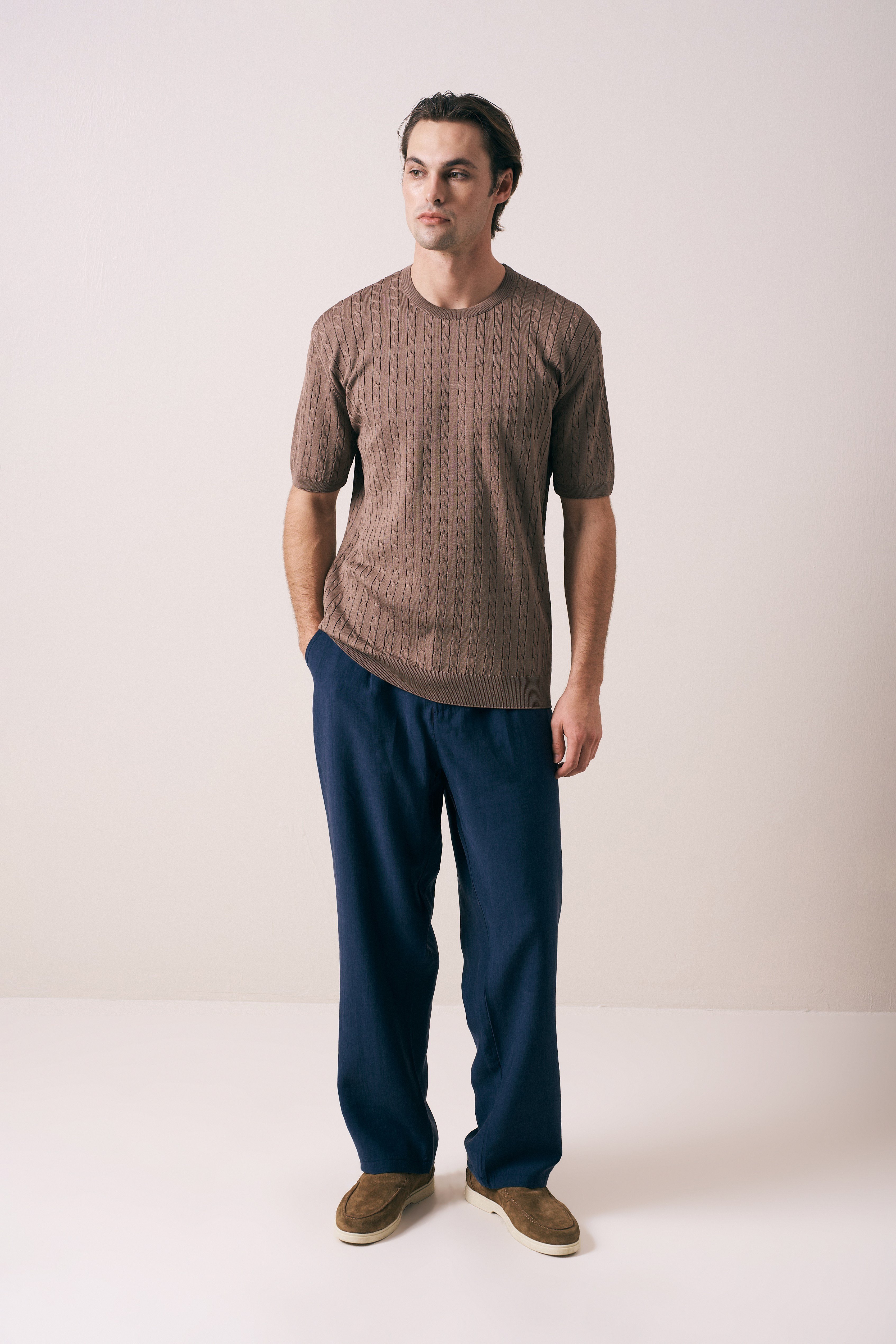 REGULAR FIT SAÇ ÖRGÜ DETAYLI TRİKO T-SHIRT