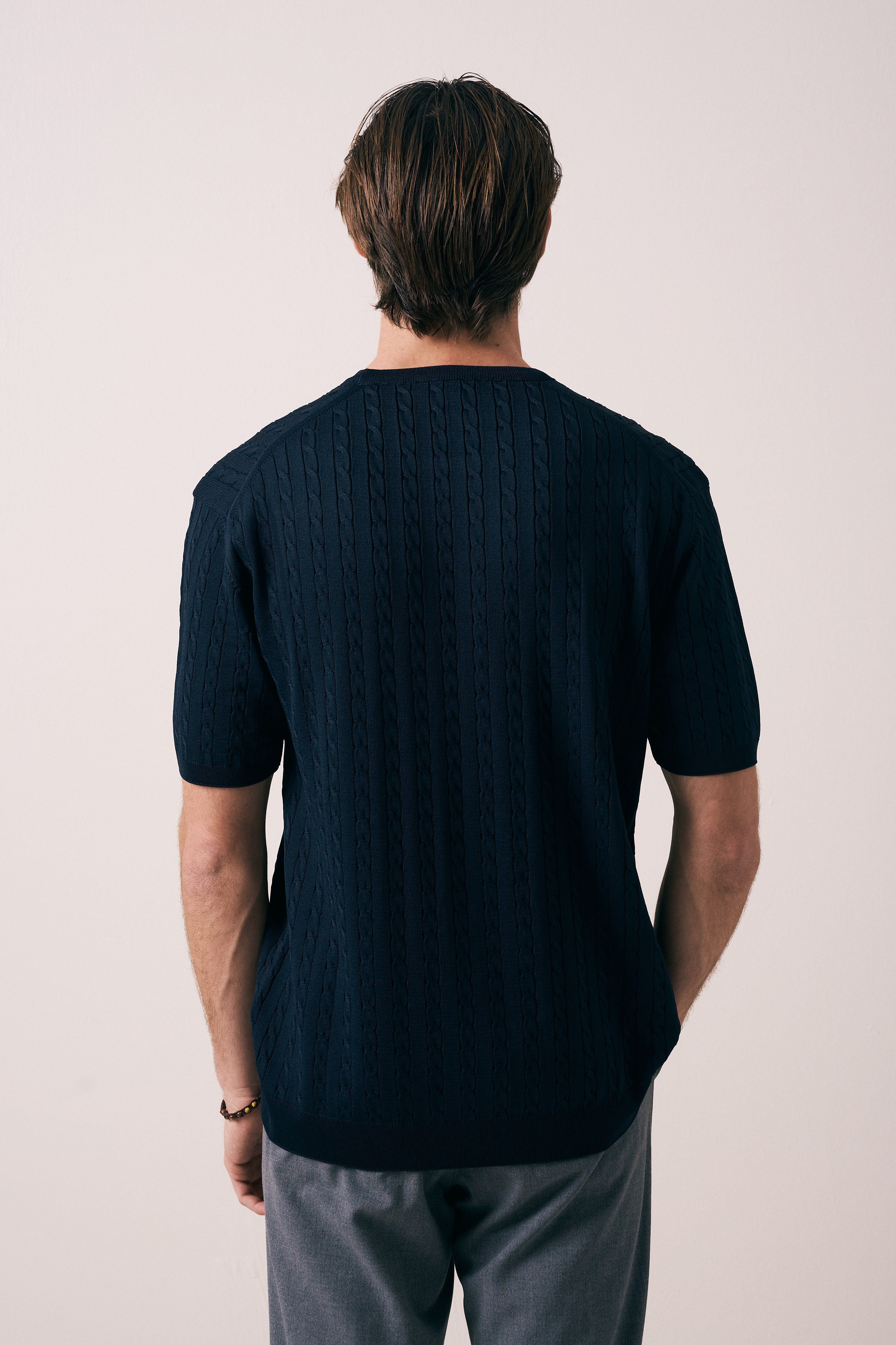 REGULAR FIT SAÇ ÖRGÜ DETAYLI TRİKO T-SHIRT