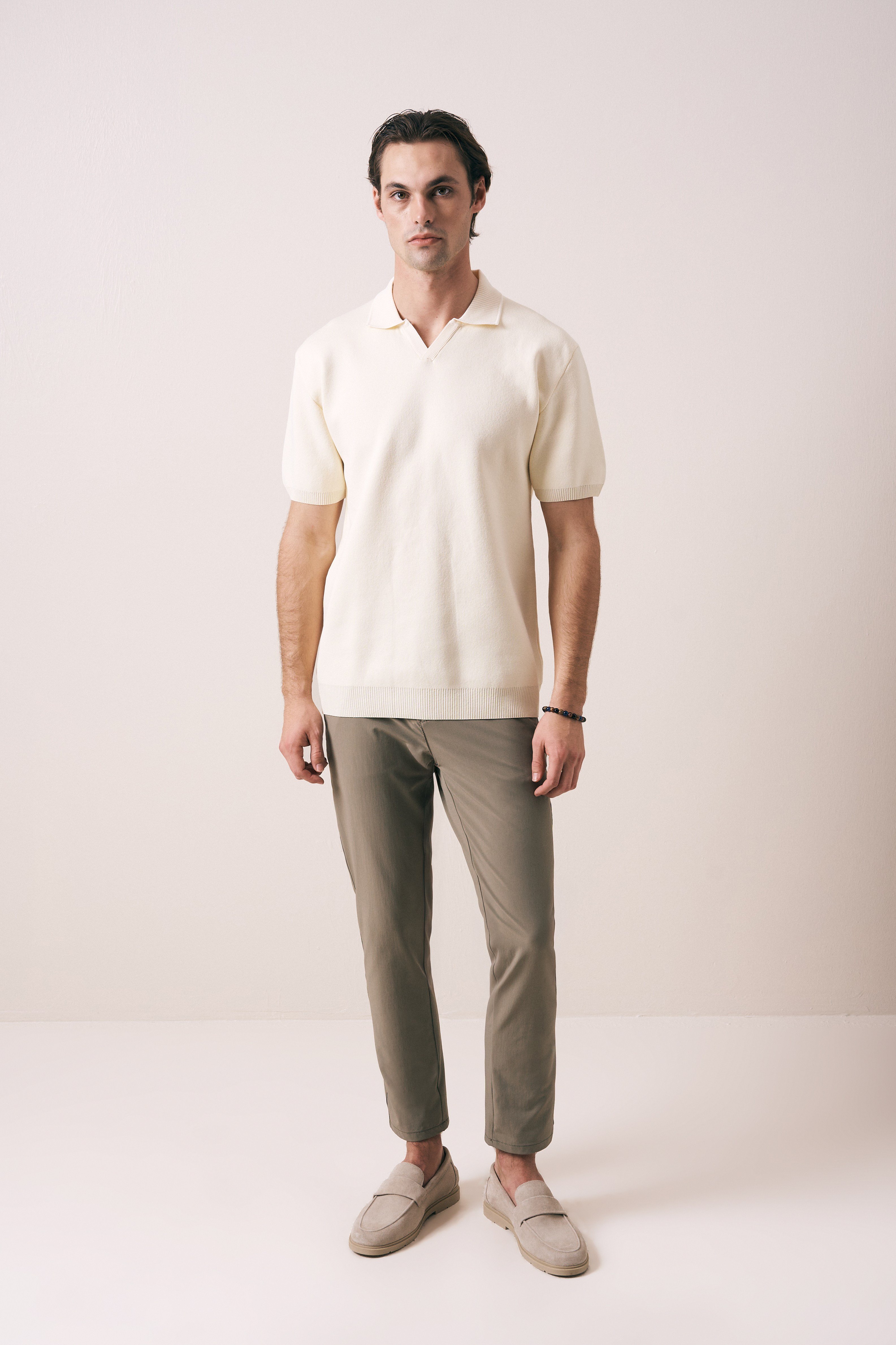REGULAR FIT V PAT TRİKO T-SHIRT