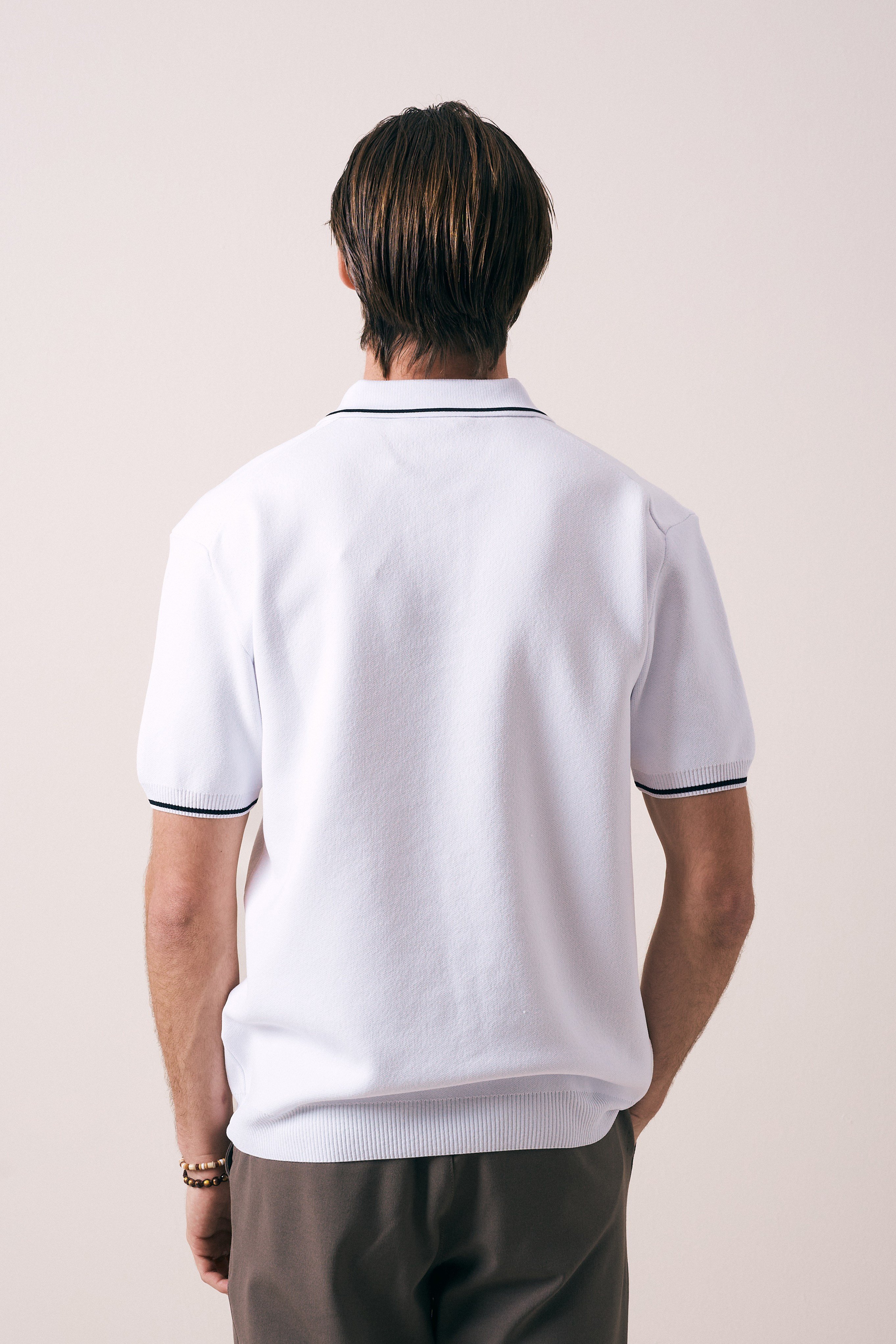 REGULAR FIT YAKA KOL DETAYLI DÜĞMELİ POLO TRİKO T-SHIRT