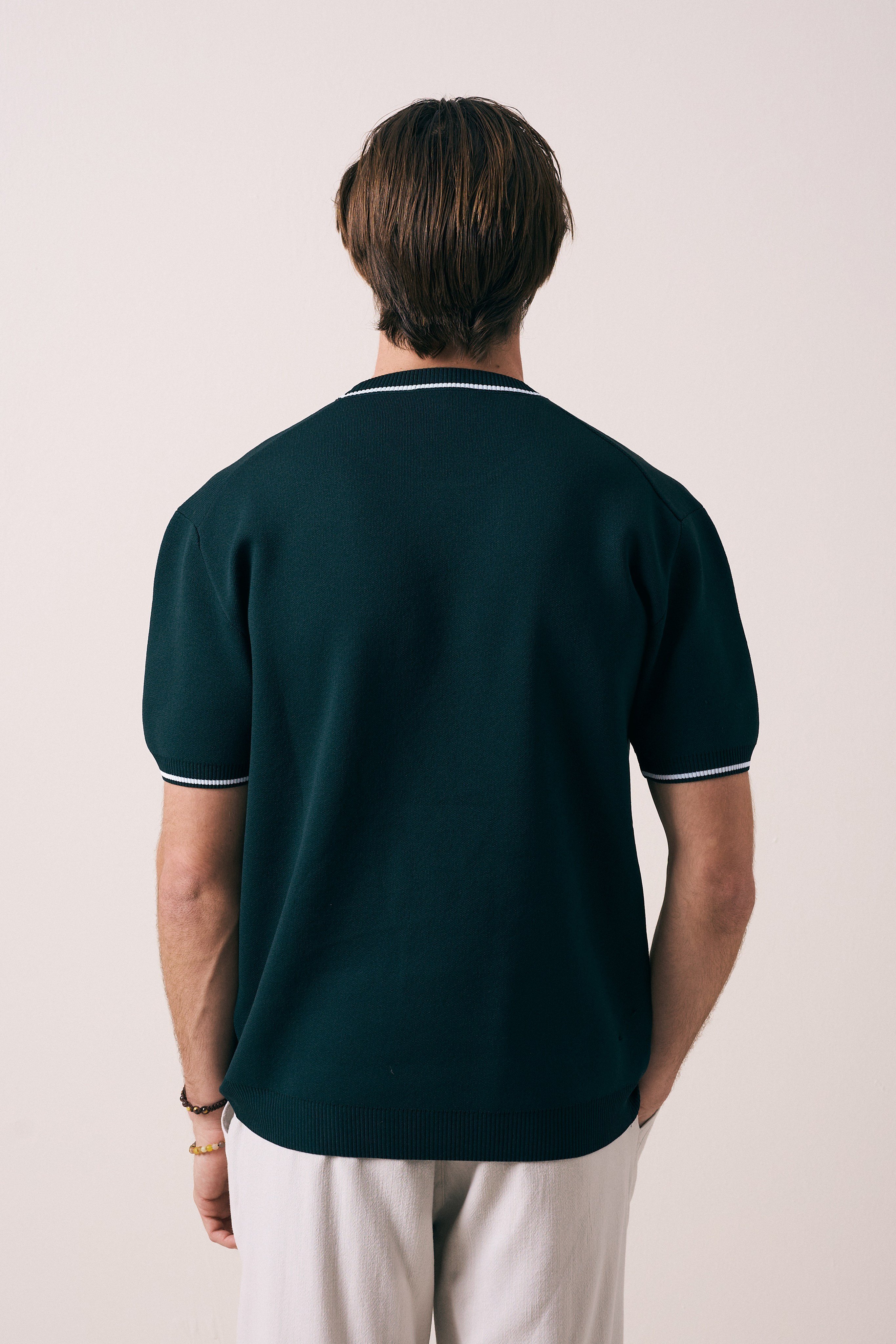 REGULAR FIT YAKA KOL DETAYLI TRİKO T-SHIRT 