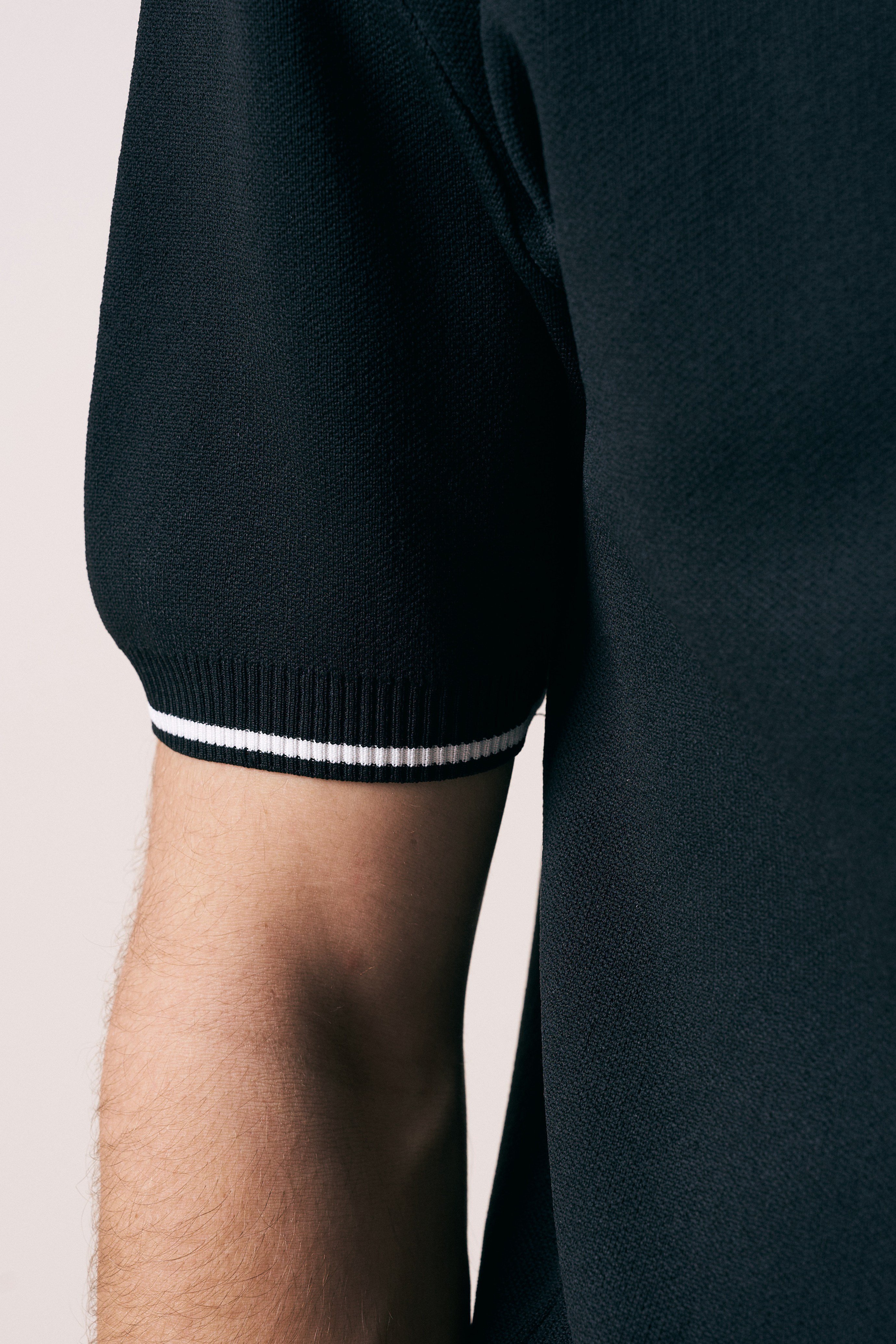 REGULAR FIT YAKA KOL DETAYLI TRİKO T-SHIRT 
