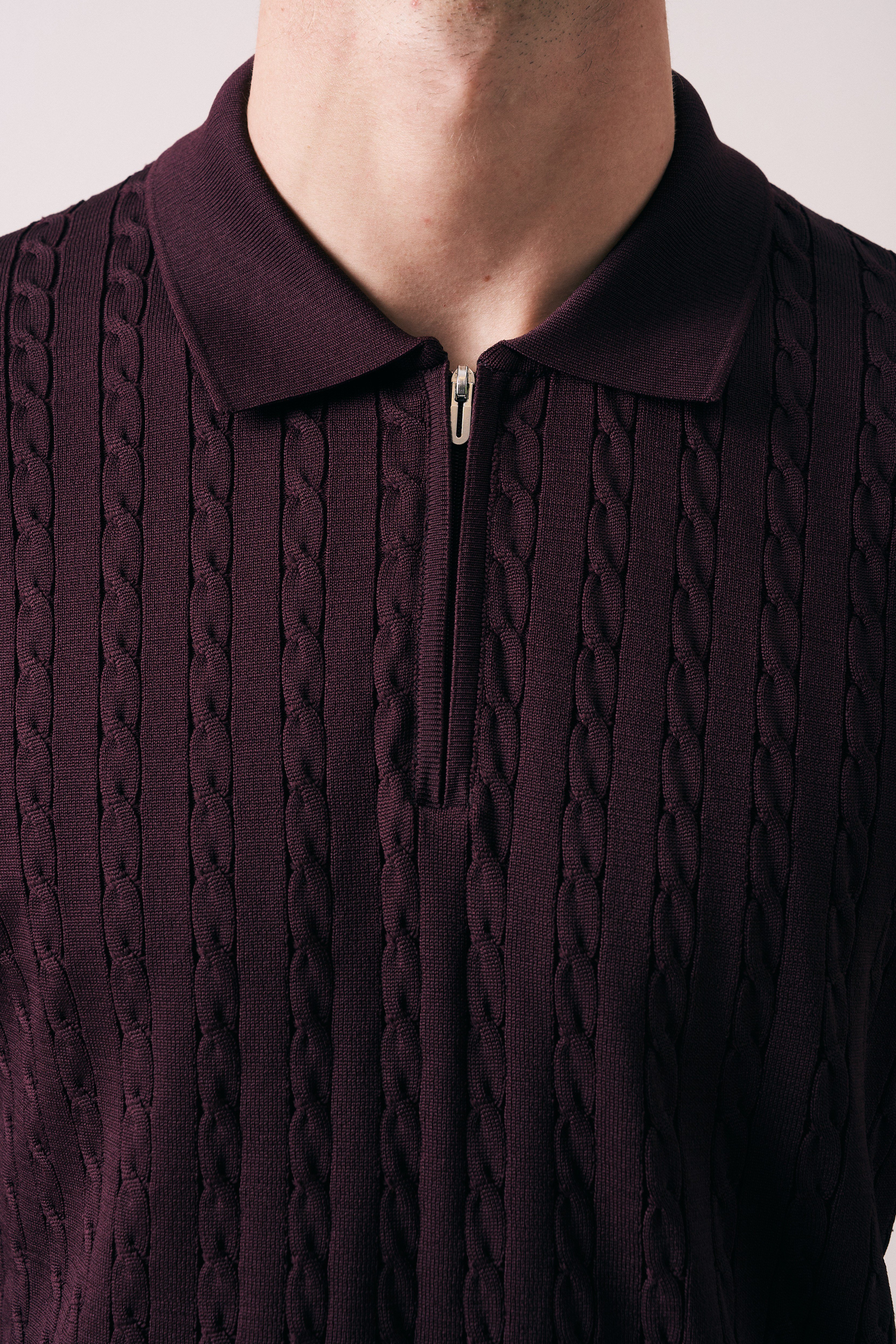 SAÇ ÖRGÜ DETAYLI FERMUARLI POLO TRİKO T-SHIRT