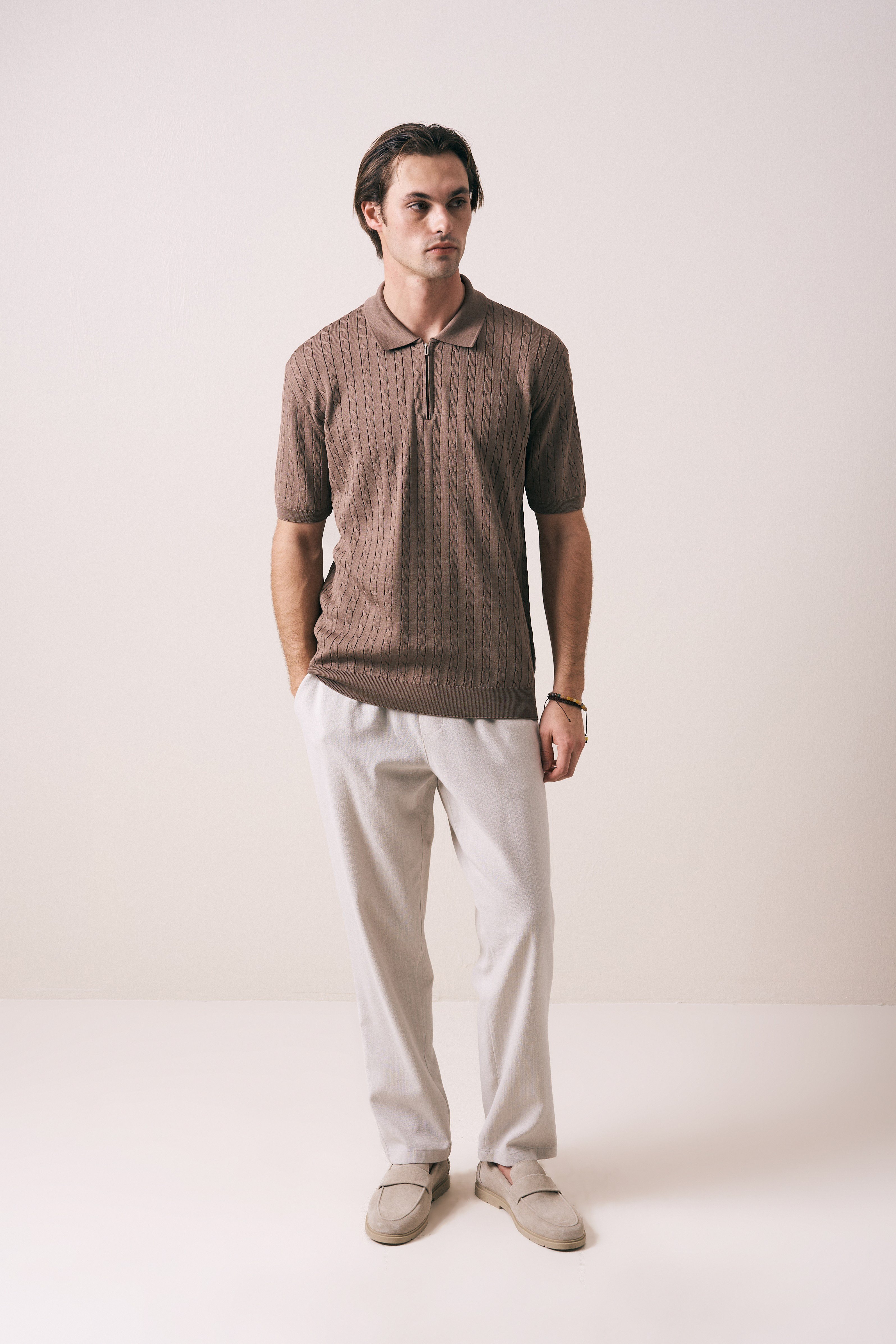 SAÇ ÖRGÜ DETAYLI FERMUARLI POLO TRİKO T-SHIRT