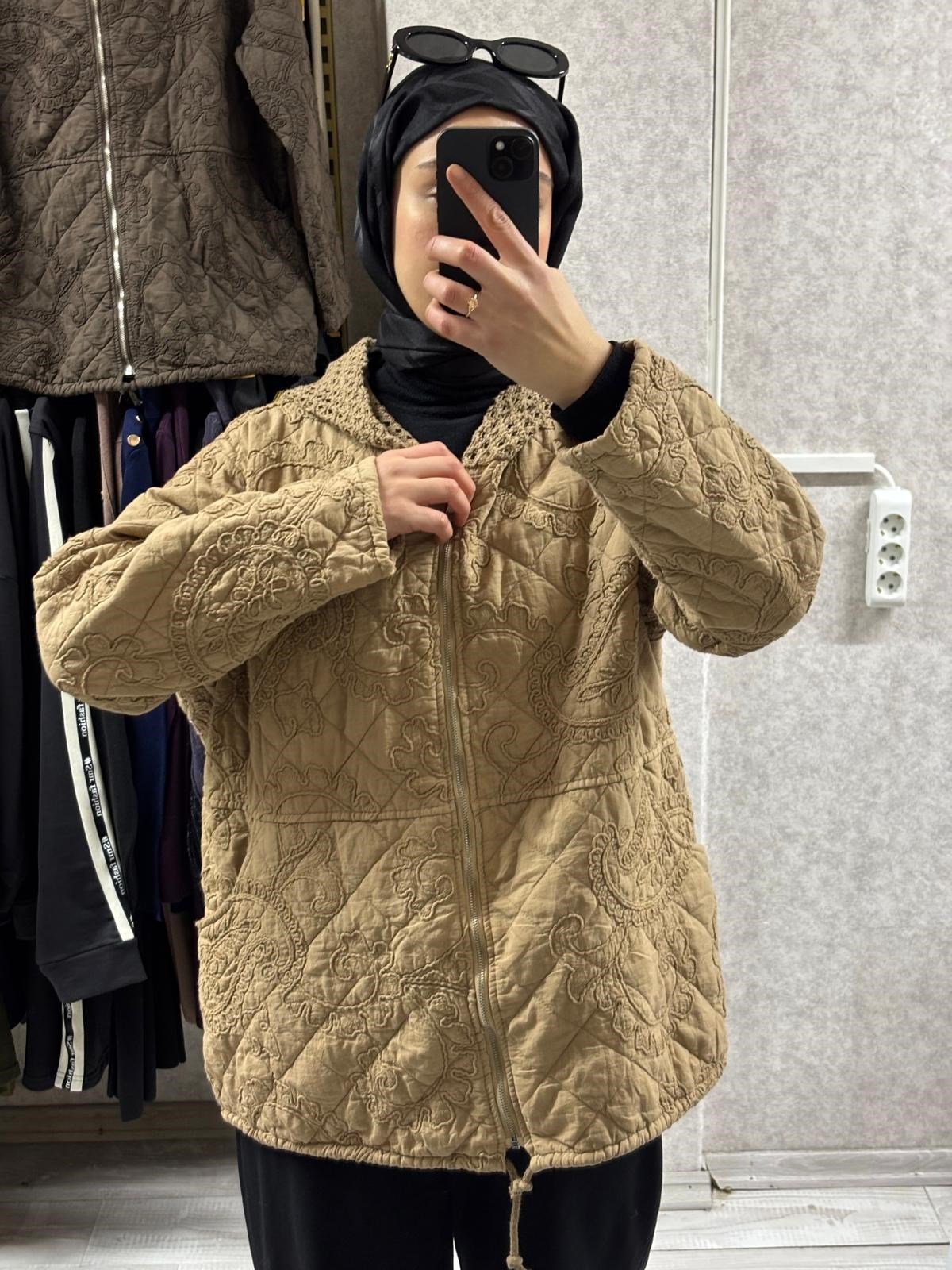 Nakış Detaylı İthal %100 Pamuk Mevsimlik Kırka Mont Camel