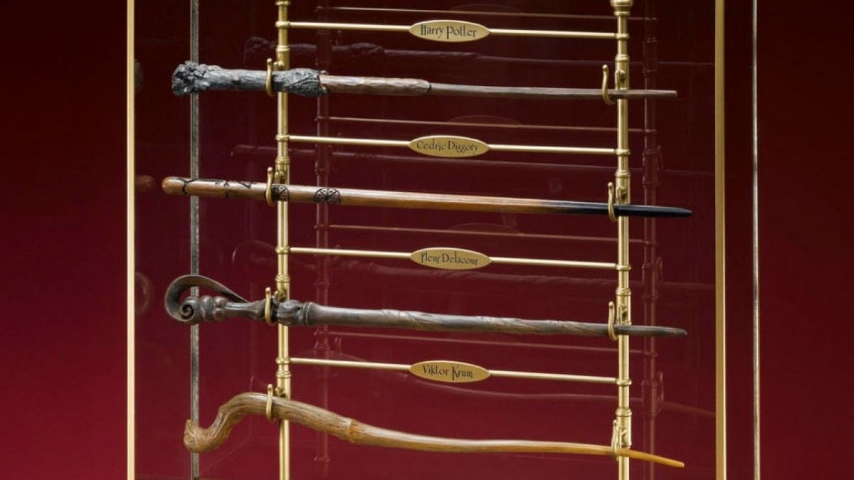 The TRIWIZARD Champions Wands Set