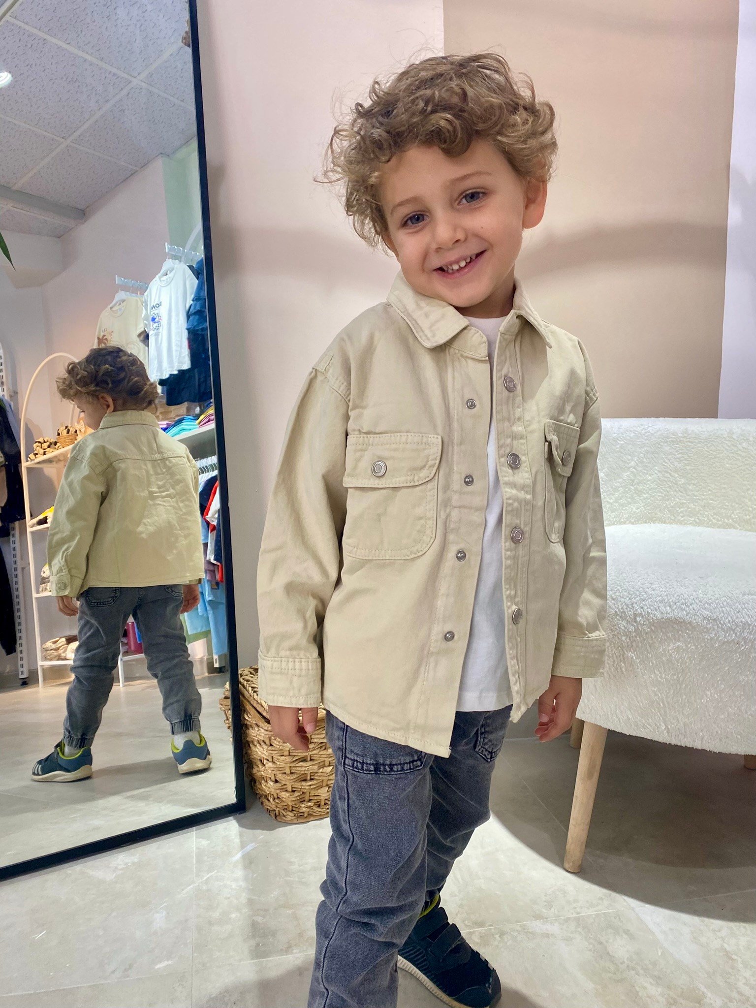 ​​​​​​​Çocuk Denim Ceket – Düğmeli, Rahat Kesim, Bej
