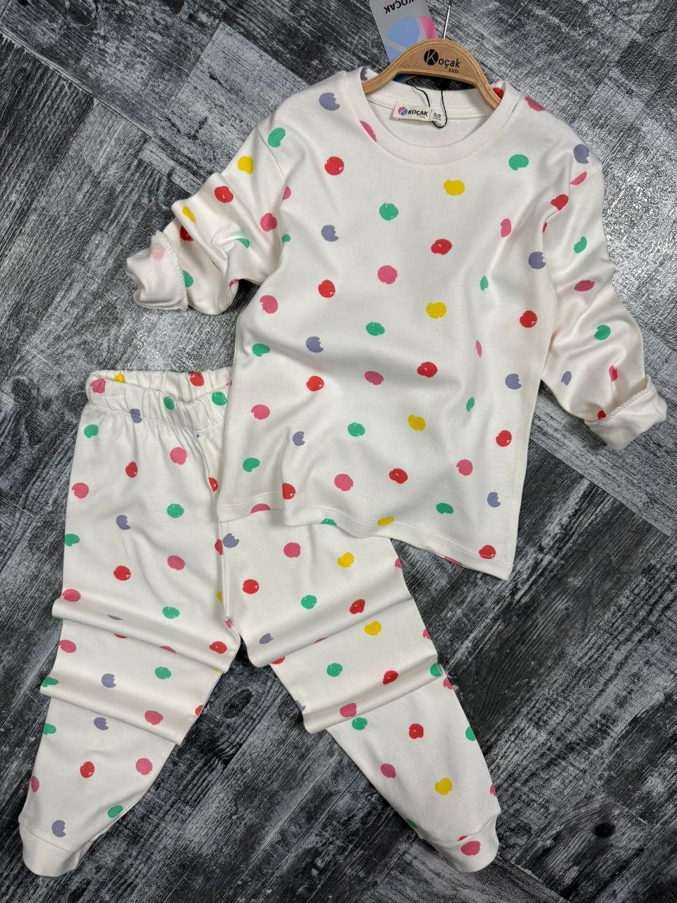 Dijital Baskılı Ekru Pijama Takımı – Kız Çocuk, 2–8 Yaş