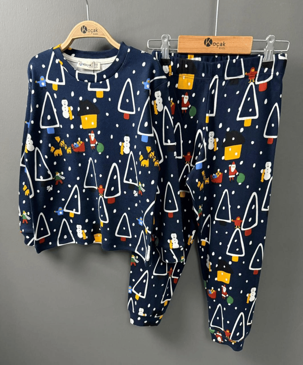 Dijital Baskılı Lacivert Pijama Takımı – Erkek Çocuk, 2–8 Yaş