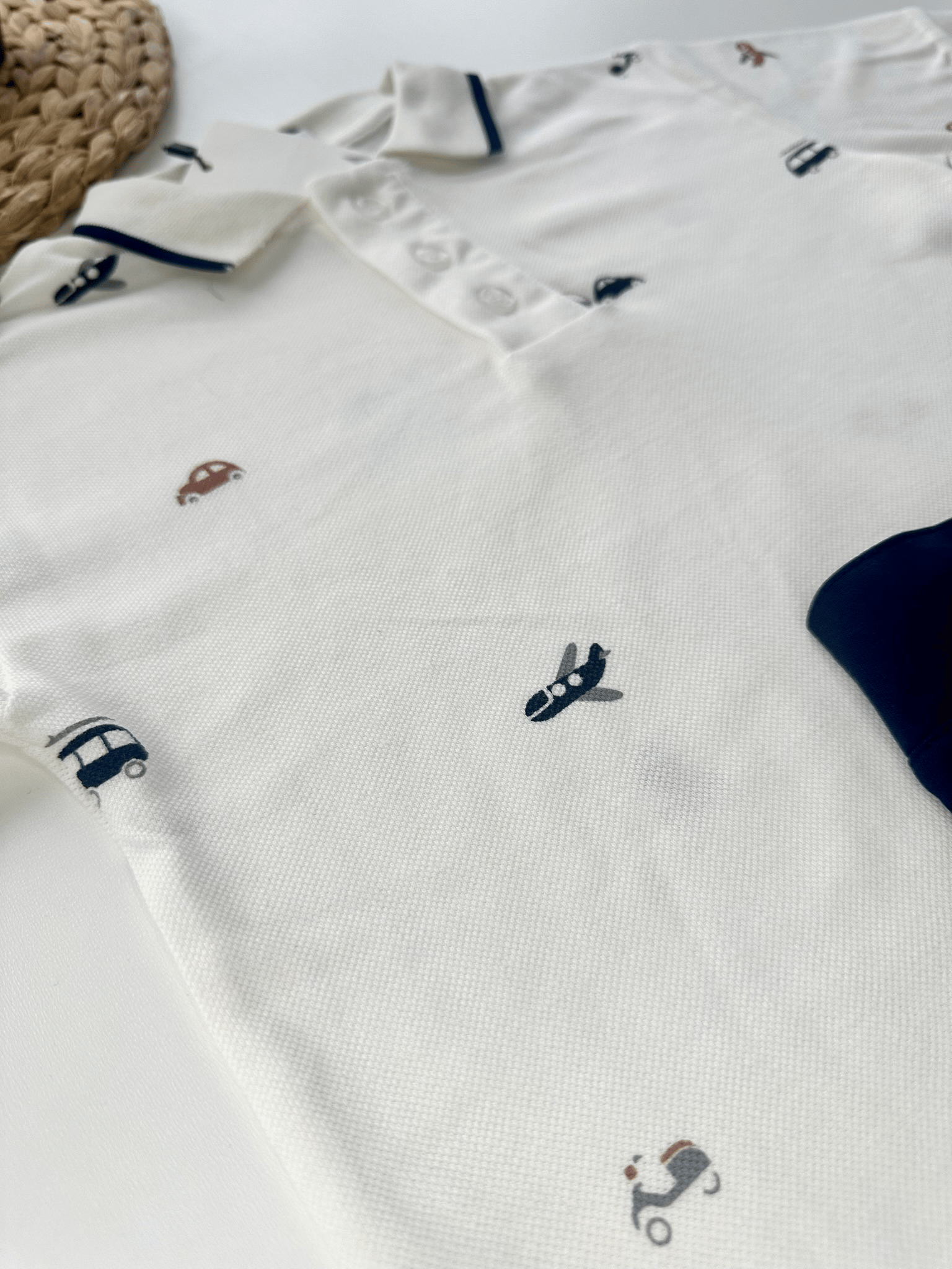 Erkek Çocuk Polo Yaka Takım – Araba Desenli Ekru & Lacivert
